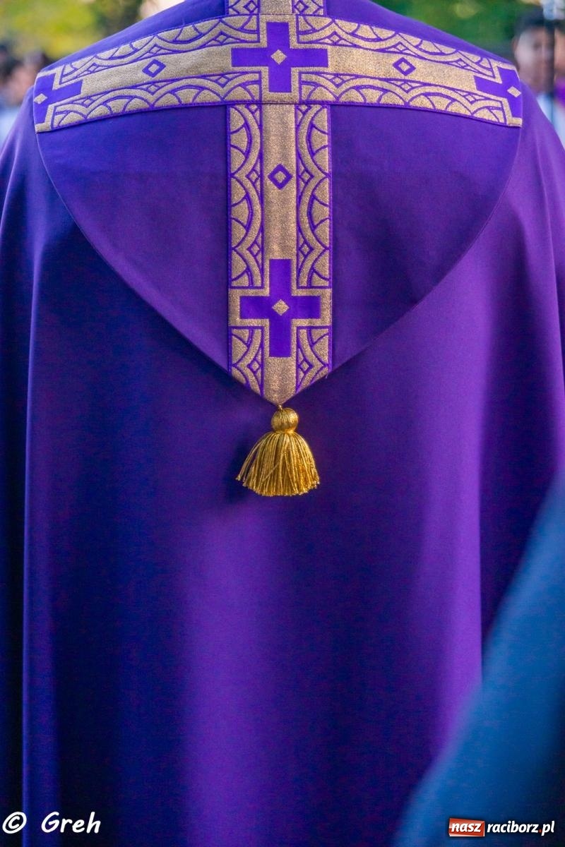 Zdjęcie w galerii na portalu naszraciborz.pl: Nieszpory i procesja na cmentarzu Jeruzalem [FOTO i WIDEO] wiadomości z regionu