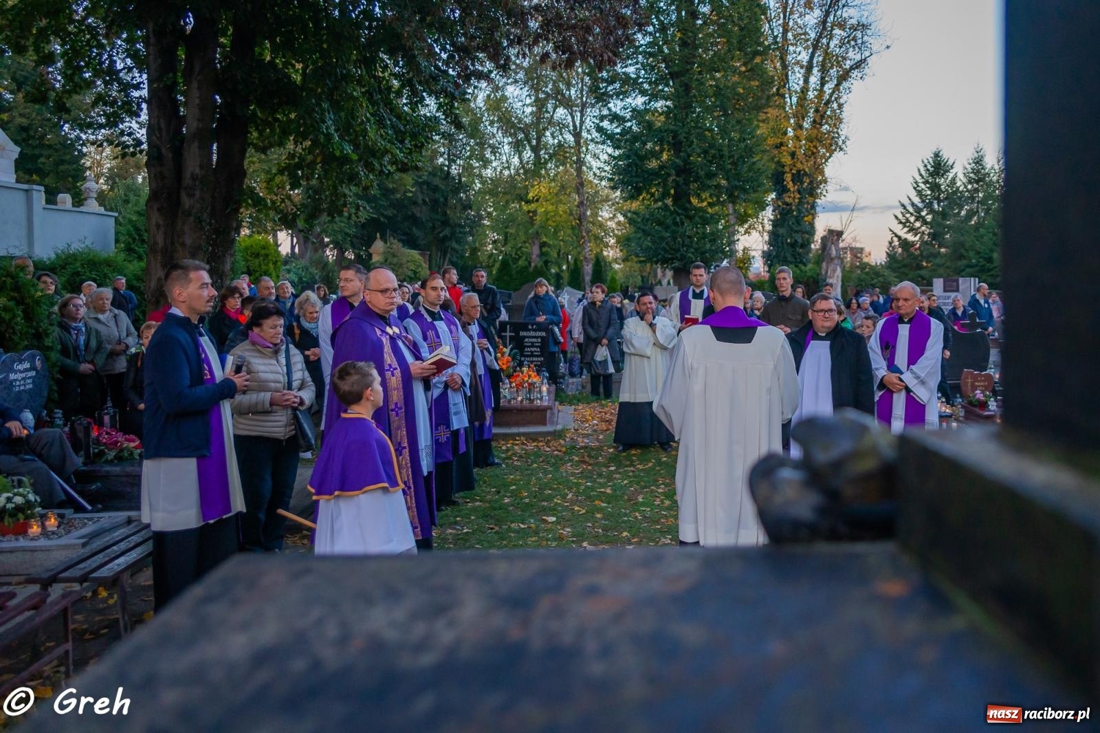 Zdjęcie w galerii na portalu naszraciborz.pl: Nieszpory i procesja na cmentarzu Jeruzalem [FOTO i WIDEO] wiadomości z regionu