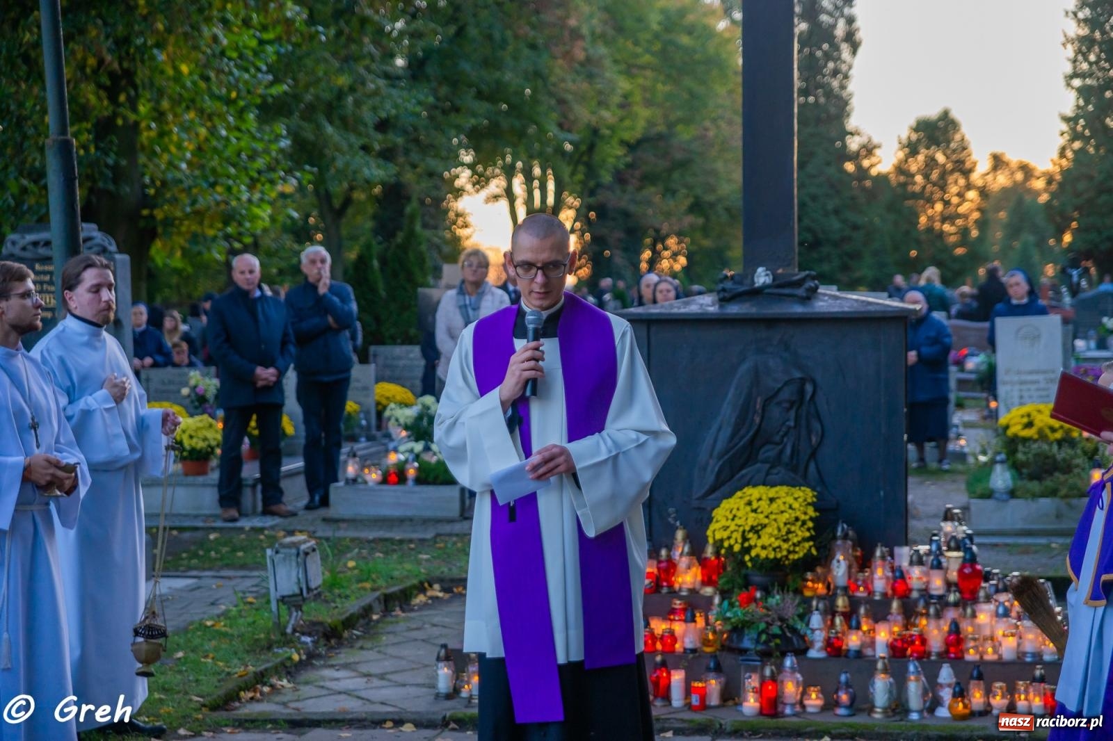 Zdjęcie w galerii na portalu naszraciborz.pl: Nieszpory i procesja na cmentarzu Jeruzalem [FOTO i WIDEO] wiadomości z regionu