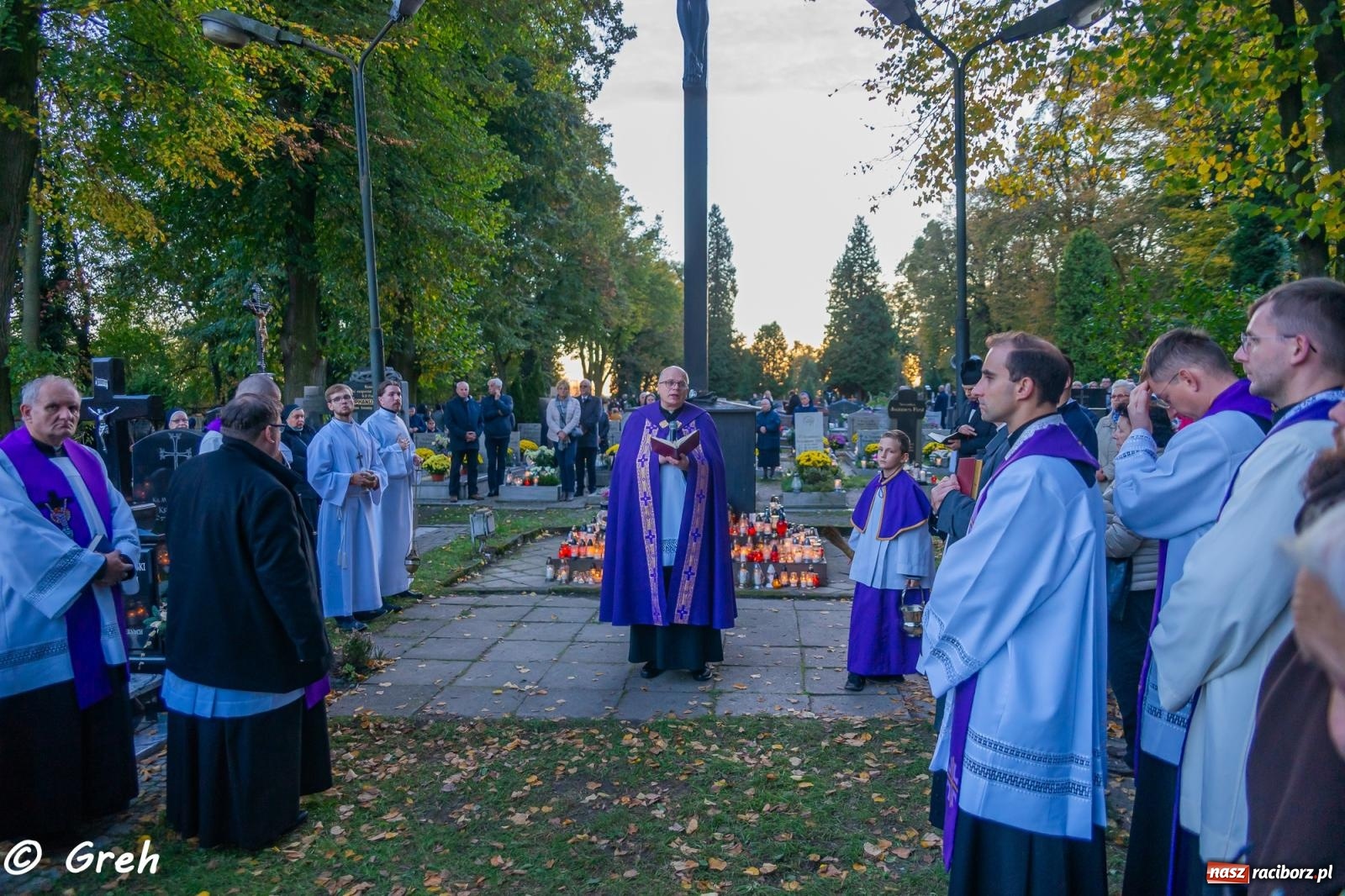 Zdjęcie w galerii na portalu naszraciborz.pl: Nieszpory i procesja na cmentarzu Jeruzalem [FOTO i WIDEO] wiadomości z regionu