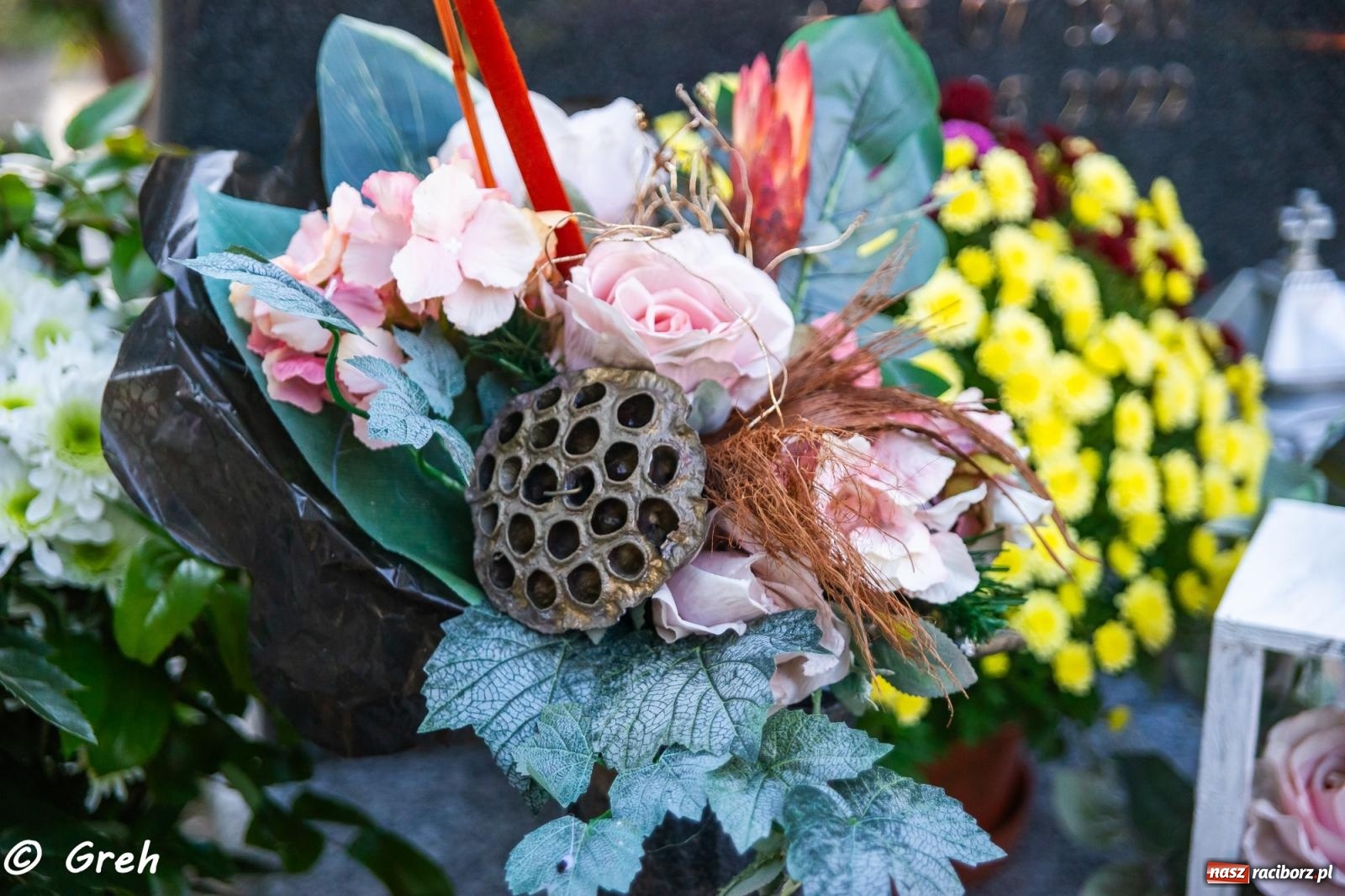 Zdjęcie w galerii na portalu naszraciborz.pl: Nieszpory i procesja na cmentarzu Jeruzalem [FOTO i WIDEO] wiadomości z regionu