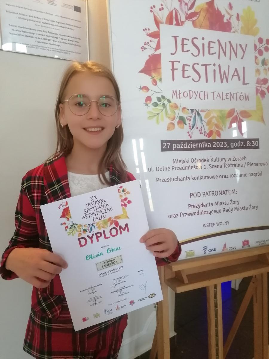Zdjęcie w galerii na portalu naszraciborz.pl: Wokalny sukces Oliwii w Żorach wiadomości z regionu