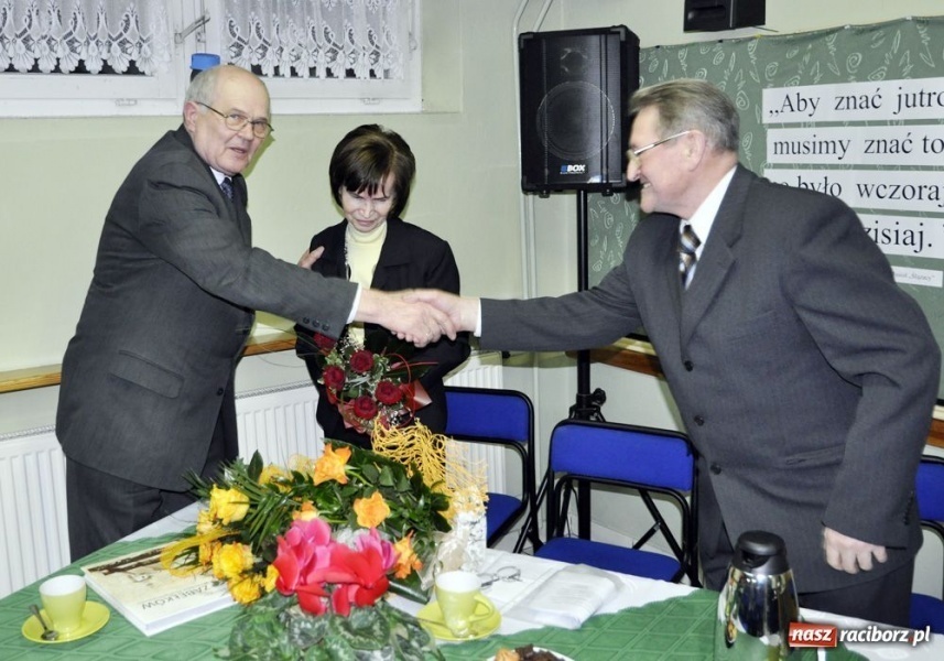 Zdjęcie w galerii na portalu naszraciborz.pl: Kronika rozeszła się jak ciepłe bułki wiadomości z regionu