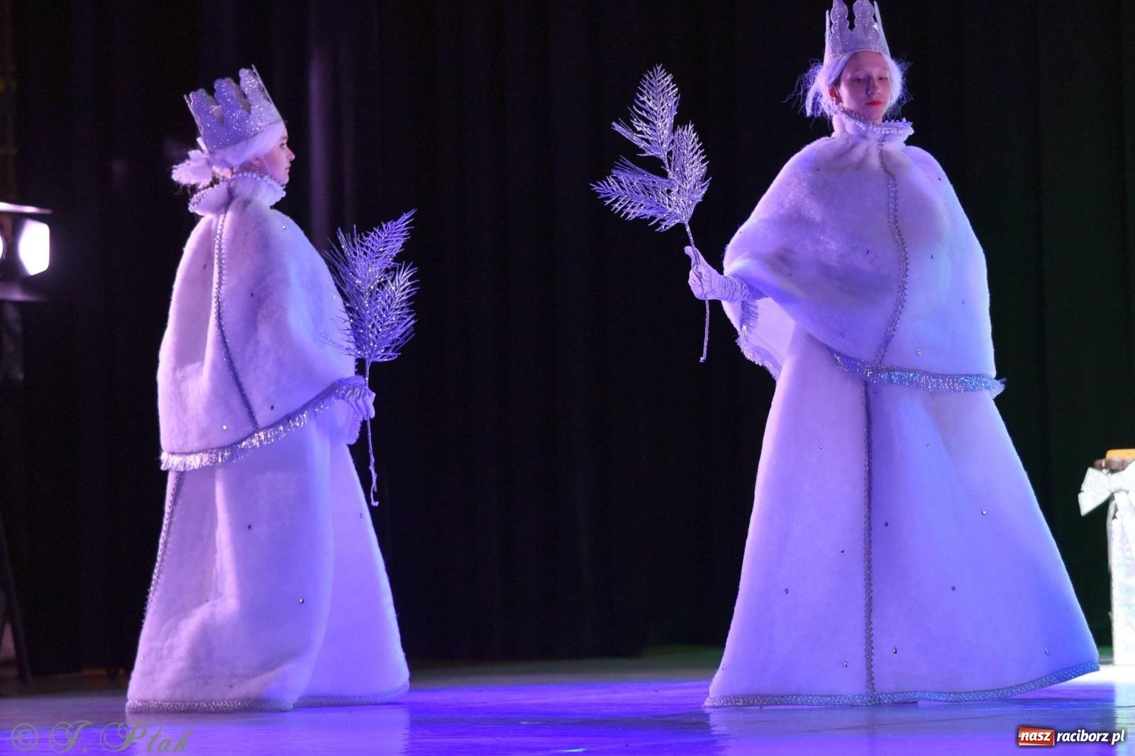 Zdjęcie w galerii na portalu naszraciborz.pl: Dziadek do orzechów - familijny spektakl na deskach RCK [FOTO i WIDEO] wiadomości z regionu