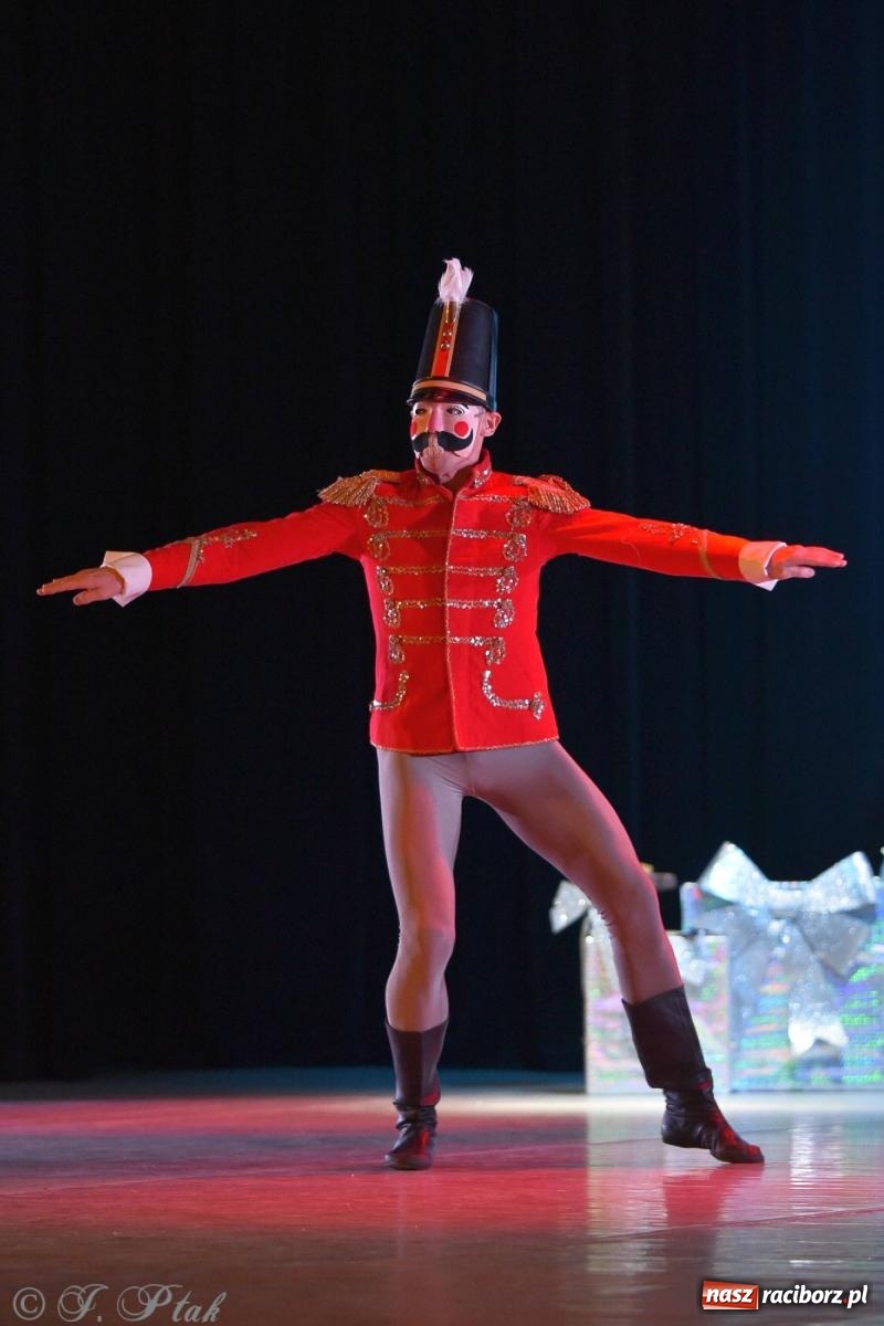 Zdjęcie w galerii na portalu naszraciborz.pl: Dziadek do orzechów - familijny spektakl na deskach RCK [FOTO i WIDEO] wiadomości z regionu