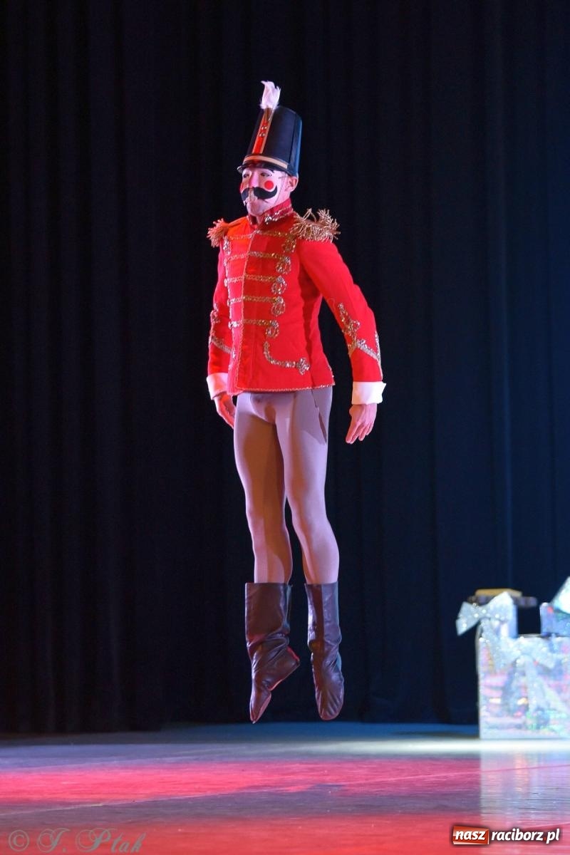 Zdjęcie w galerii na portalu naszraciborz.pl: Dziadek do orzechów - familijny spektakl na deskach RCK [FOTO i WIDEO] wiadomości z regionu