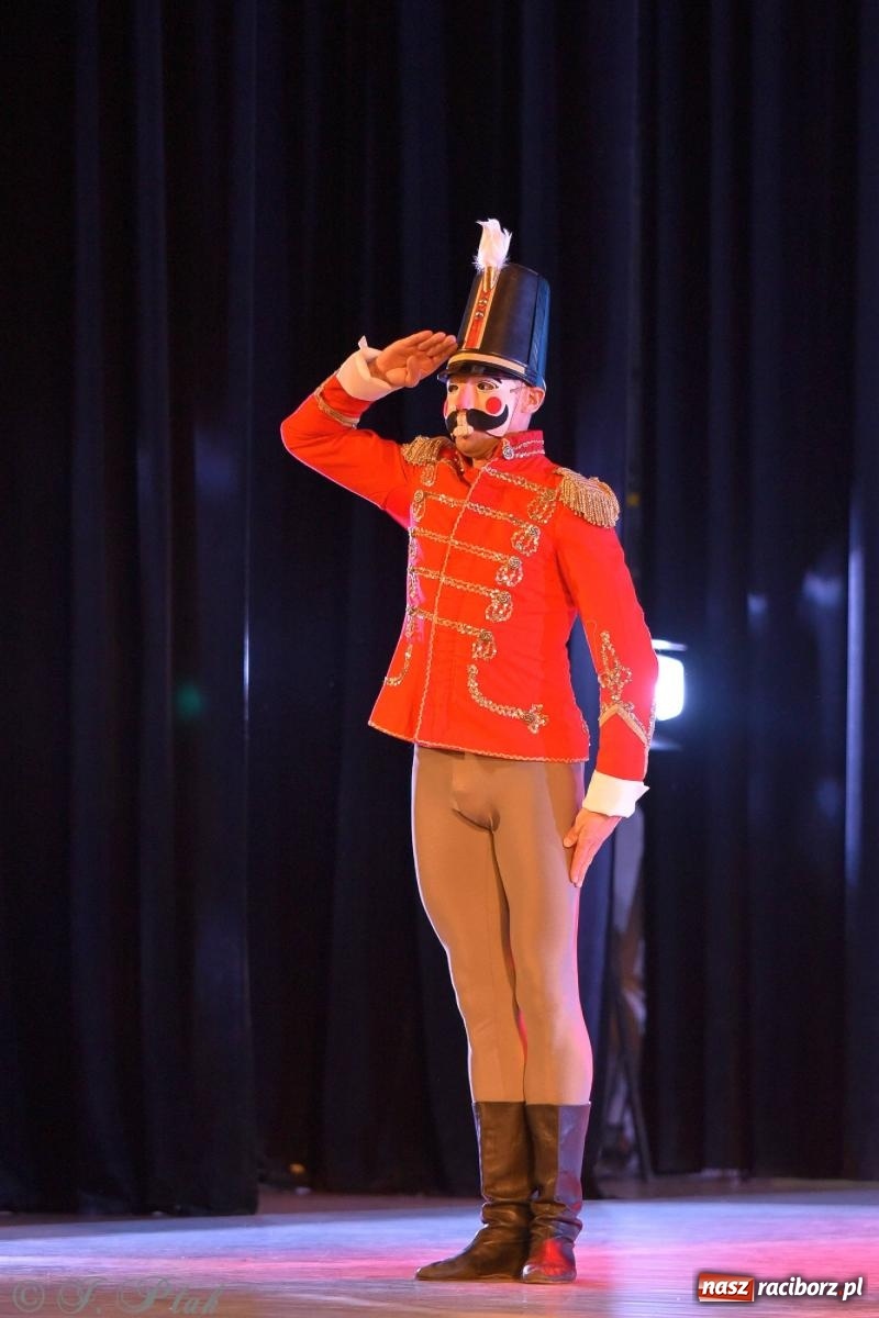 Zdjęcie w galerii na portalu naszraciborz.pl: Dziadek do orzechów - familijny spektakl na deskach RCK [FOTO i WIDEO] wiadomości z regionu