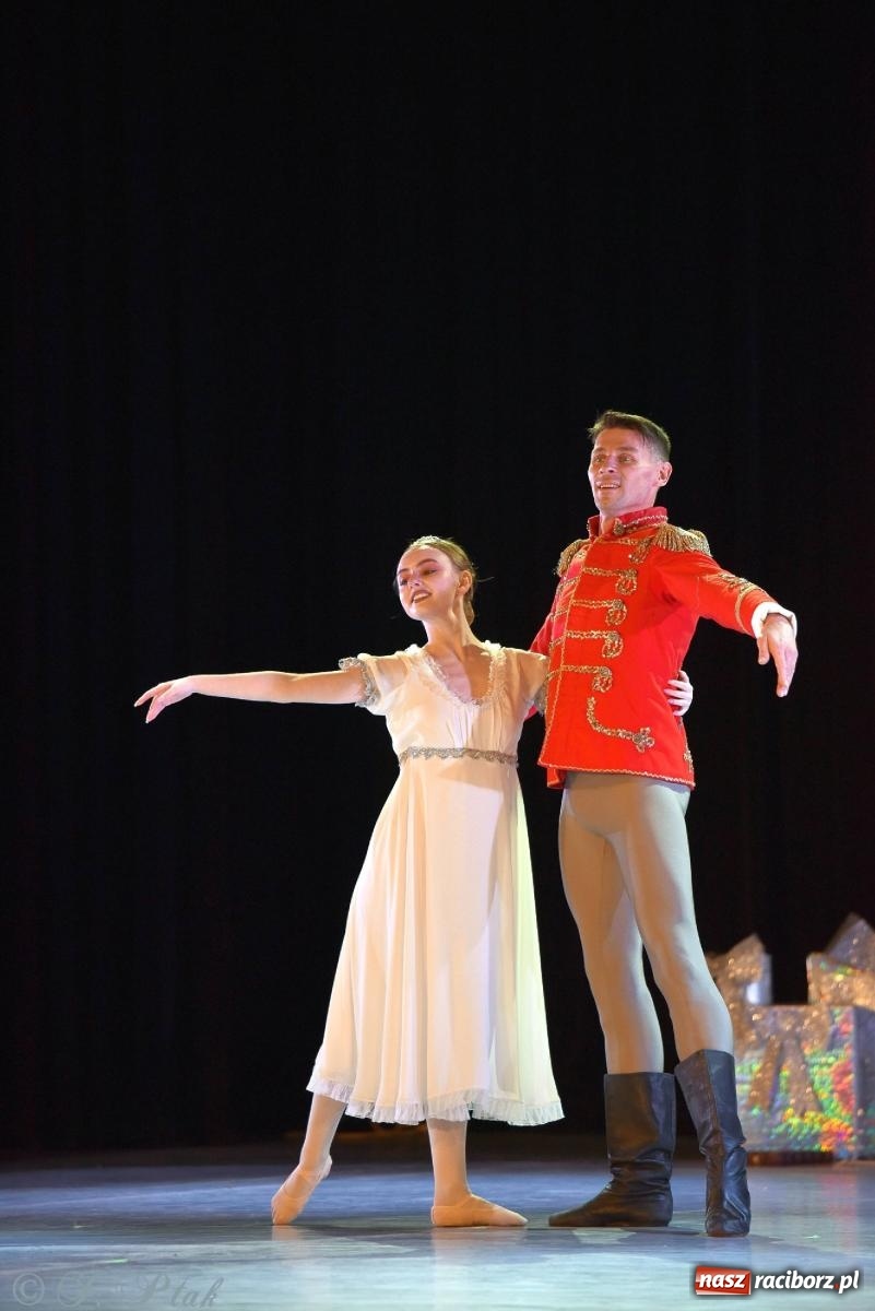 Zdjęcie w galerii na portalu naszraciborz.pl: Dziadek do orzechów - familijny spektakl na deskach RCK [FOTO i WIDEO] wiadomości z regionu