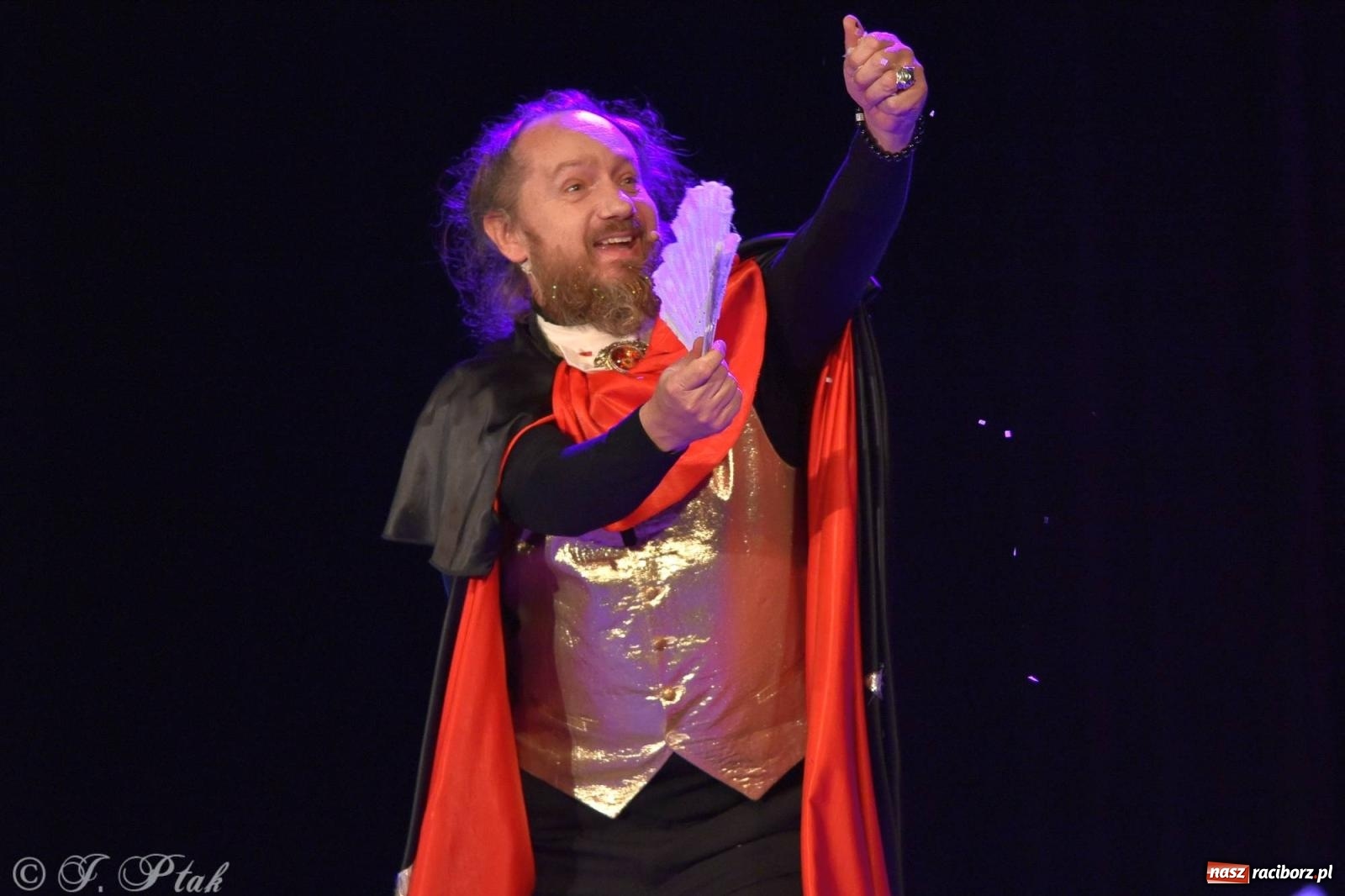 Zdjęcie w galerii na portalu naszraciborz.pl: Dziadek do orzechów - familijny spektakl na deskach RCK [FOTO i WIDEO] wiadomości z regionu