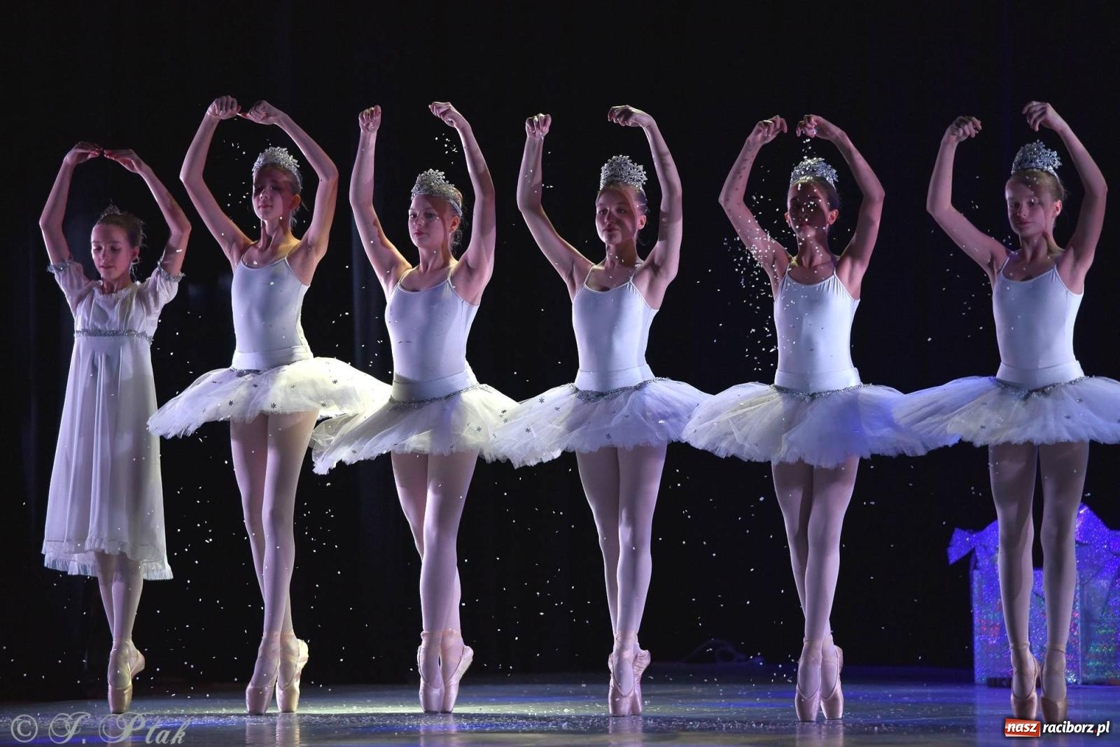 Zdjęcie w galerii na portalu naszraciborz.pl: Dziadek do orzechów - familijny spektakl na deskach RCK [FOTO i WIDEO] wiadomości z regionu