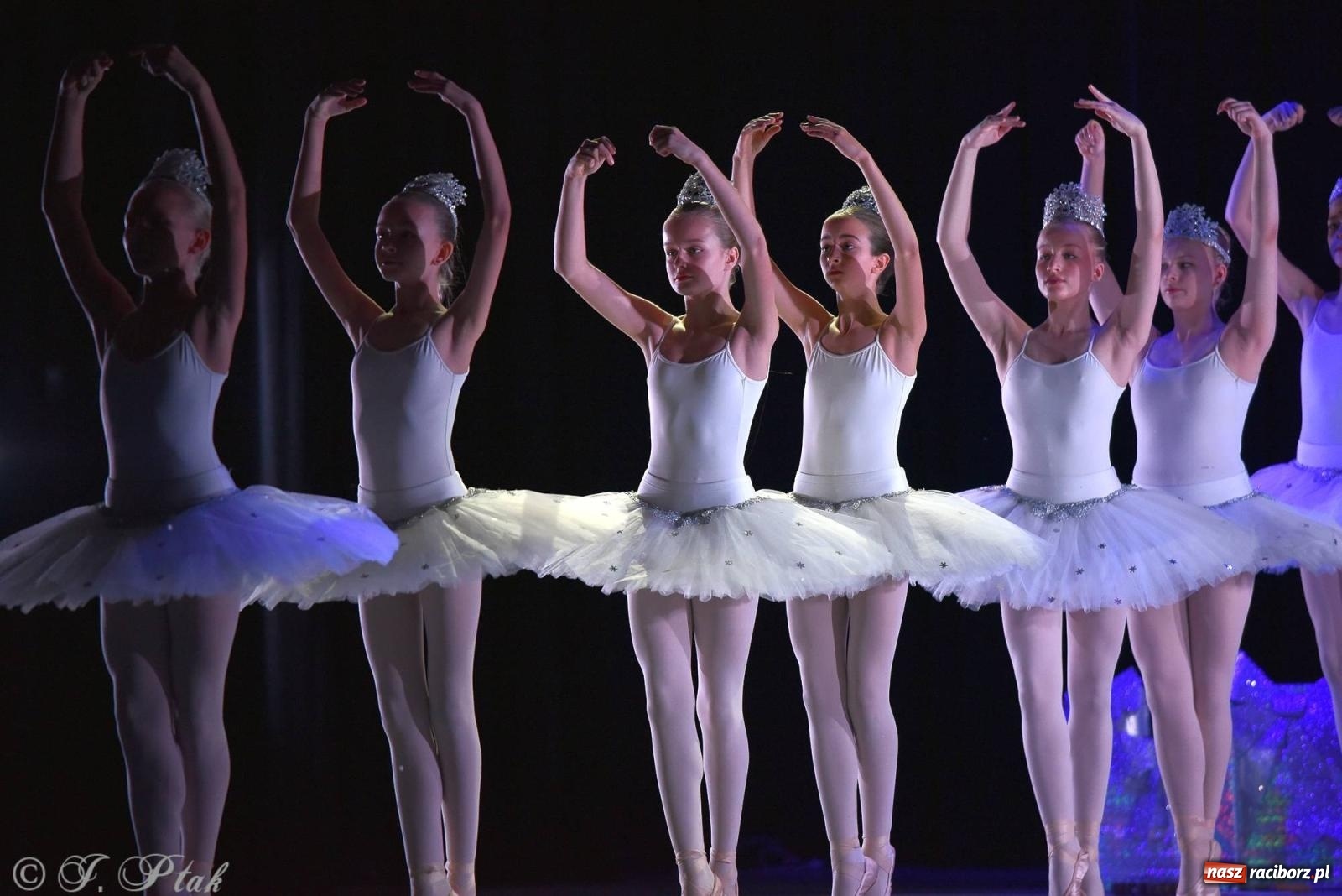 Zdjęcie w galerii na portalu naszraciborz.pl: Dziadek do orzechów - familijny spektakl na deskach RCK [FOTO i WIDEO] wiadomości z regionu