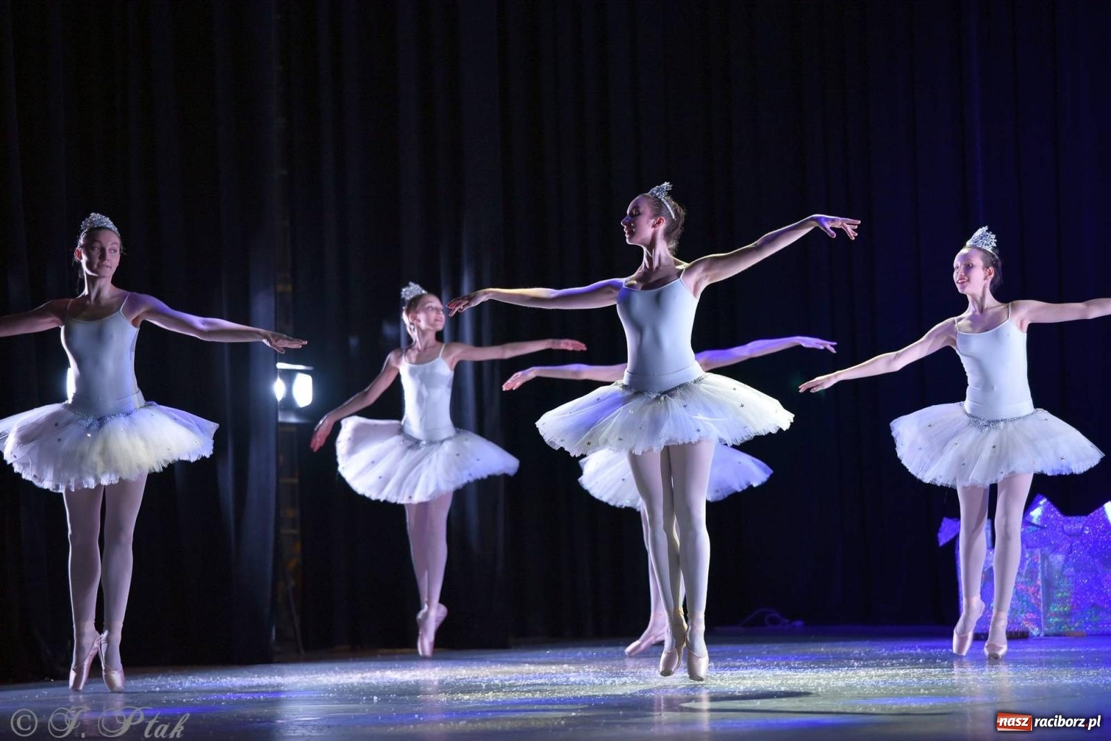 Zdjęcie w galerii na portalu naszraciborz.pl: Dziadek do orzechów - familijny spektakl na deskach RCK [FOTO i WIDEO] wiadomości z regionu