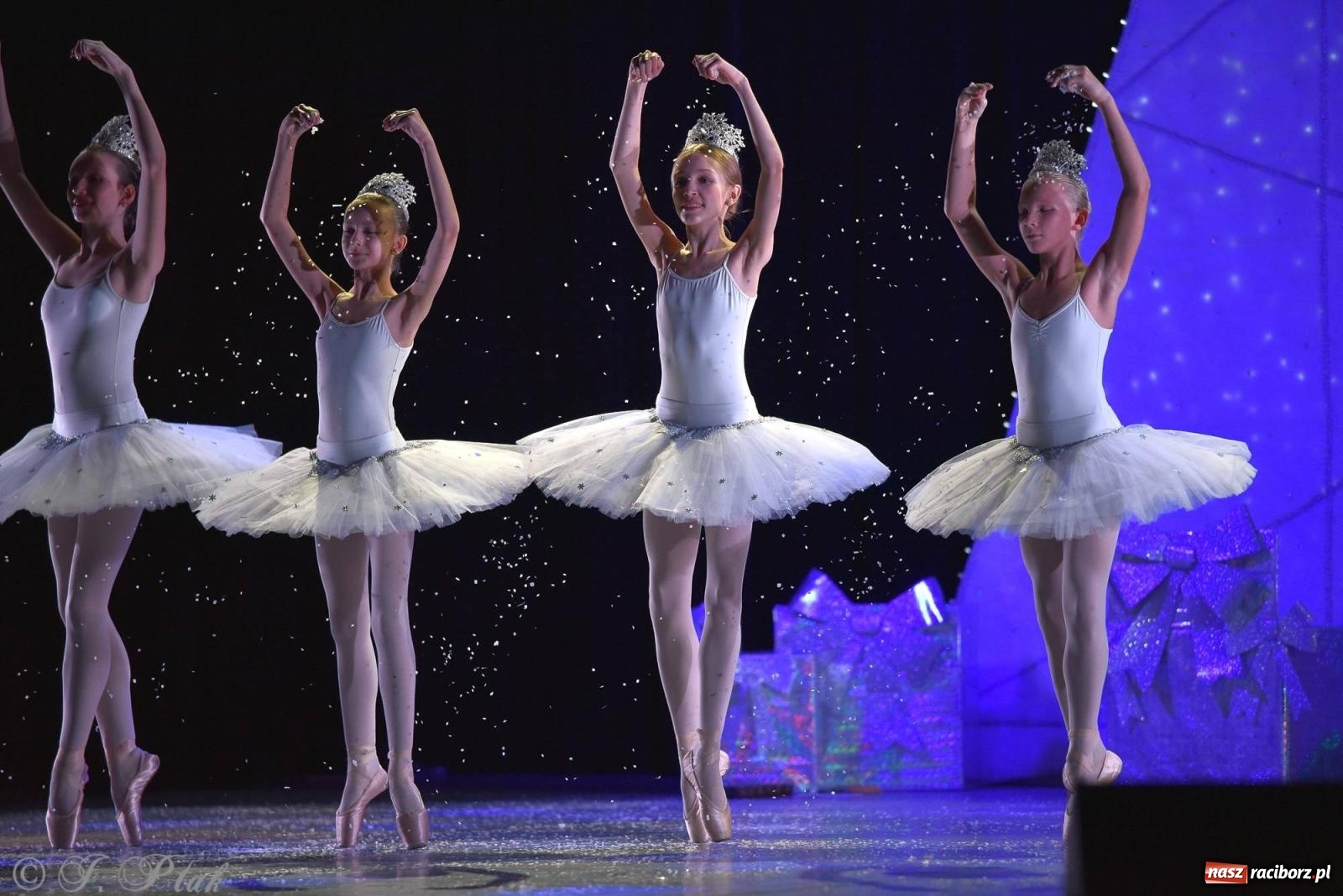 Zdjęcie w galerii na portalu naszraciborz.pl: Dziadek do orzechów - familijny spektakl na deskach RCK [FOTO i WIDEO] wiadomości z regionu