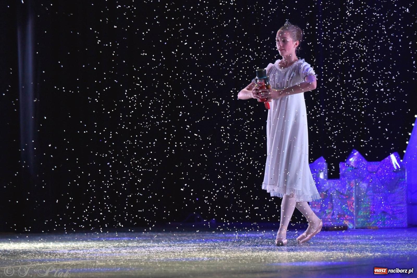 Zdjęcie w galerii na portalu naszraciborz.pl: Dziadek do orzechów - familijny spektakl na deskach RCK [FOTO i WIDEO] wiadomości z regionu