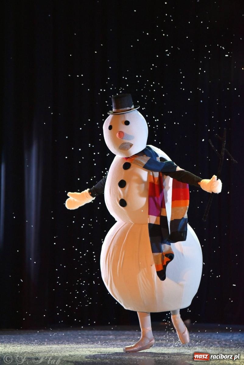 Zdjęcie w galerii na portalu naszraciborz.pl: Dziadek do orzechów - familijny spektakl na deskach RCK [FOTO i WIDEO] wiadomości z regionu