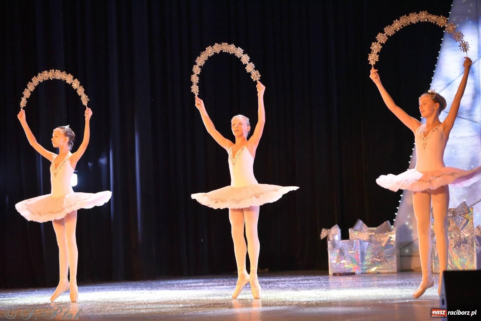Zdjęcie w galerii na portalu naszraciborz.pl: Dziadek do orzechów - familijny spektakl na deskach RCK [FOTO i WIDEO] wiadomości z regionu