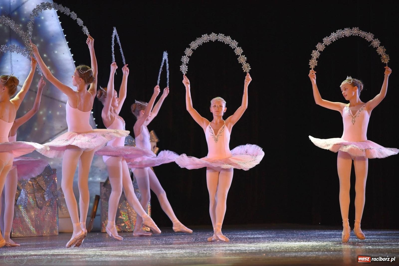 Zdjęcie w galerii na portalu naszraciborz.pl: Dziadek do orzechów - familijny spektakl na deskach RCK [FOTO i WIDEO] wiadomości z regionu