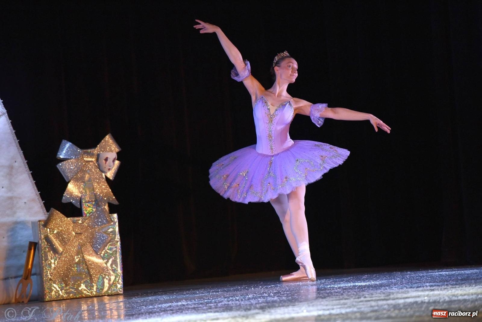 Zdjęcie w galerii na portalu naszraciborz.pl: Dziadek do orzechów - familijny spektakl na deskach RCK [FOTO i WIDEO] wiadomości z regionu