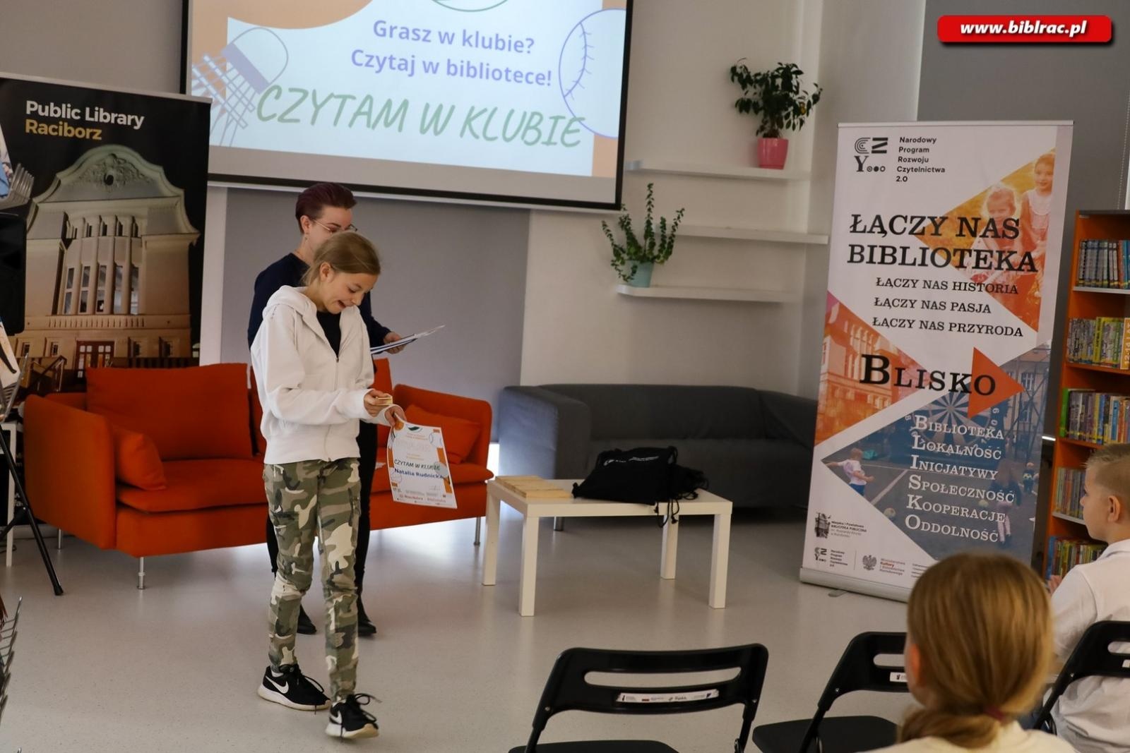 Zdjęcie w galerii na portalu naszraciborz.pl: Czytam w Klubie. W książnicy rozdano nagrody wiadomości z regionu