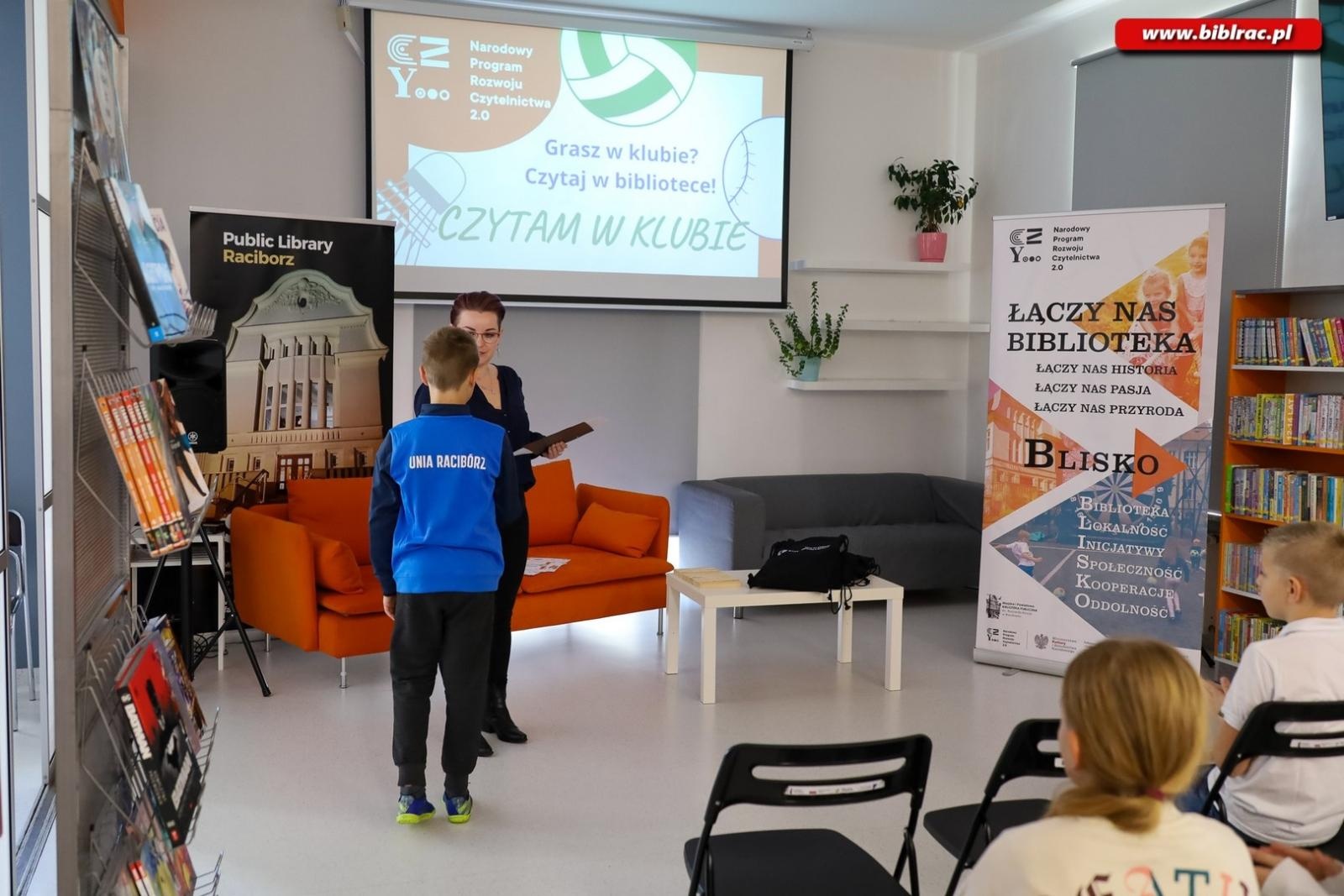 Zdjęcie w galerii na portalu naszraciborz.pl: Czytam w Klubie. W książnicy rozdano nagrody wiadomości z regionu