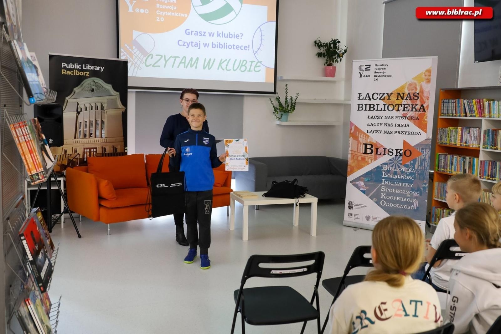 Zdjęcie w galerii na portalu naszraciborz.pl: Czytam w Klubie. W książnicy rozdano nagrody wiadomości z regionu
