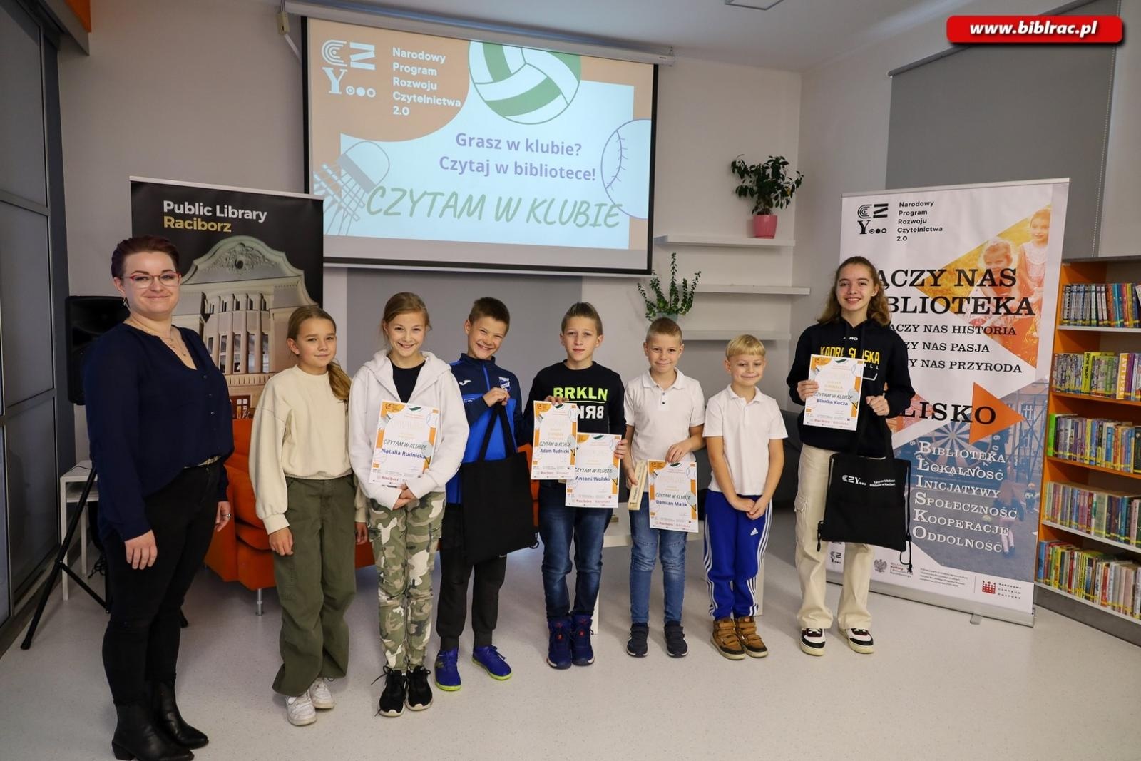 Zdjęcie w galerii na portalu naszraciborz.pl: Czytam w Klubie. W książnicy rozdano nagrody wiadomości z regionu