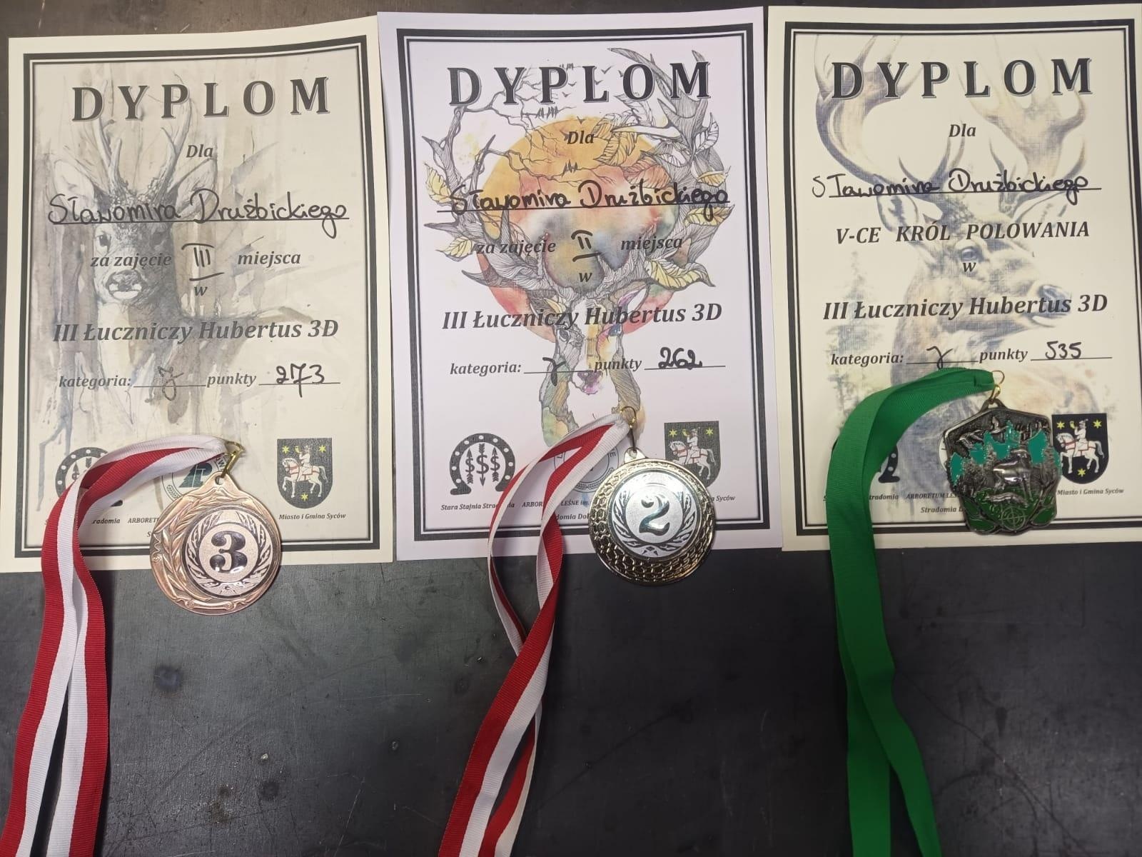 Zdjęcie w galerii na portalu naszraciborz.pl: Strzelcy z Raciborza z sukcesem na zawodach łuczniczych wiadomości z regionu