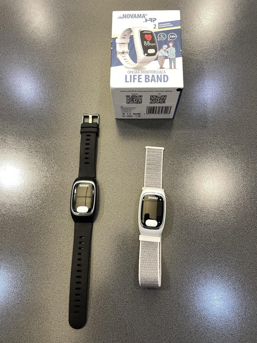 Zdjęcie w galerii na portalu naszraciborz.pl: Seniorzy z Raciborza dostali opaski bezpieczeństwa z funkcją teleopieki wiadomości z regionu