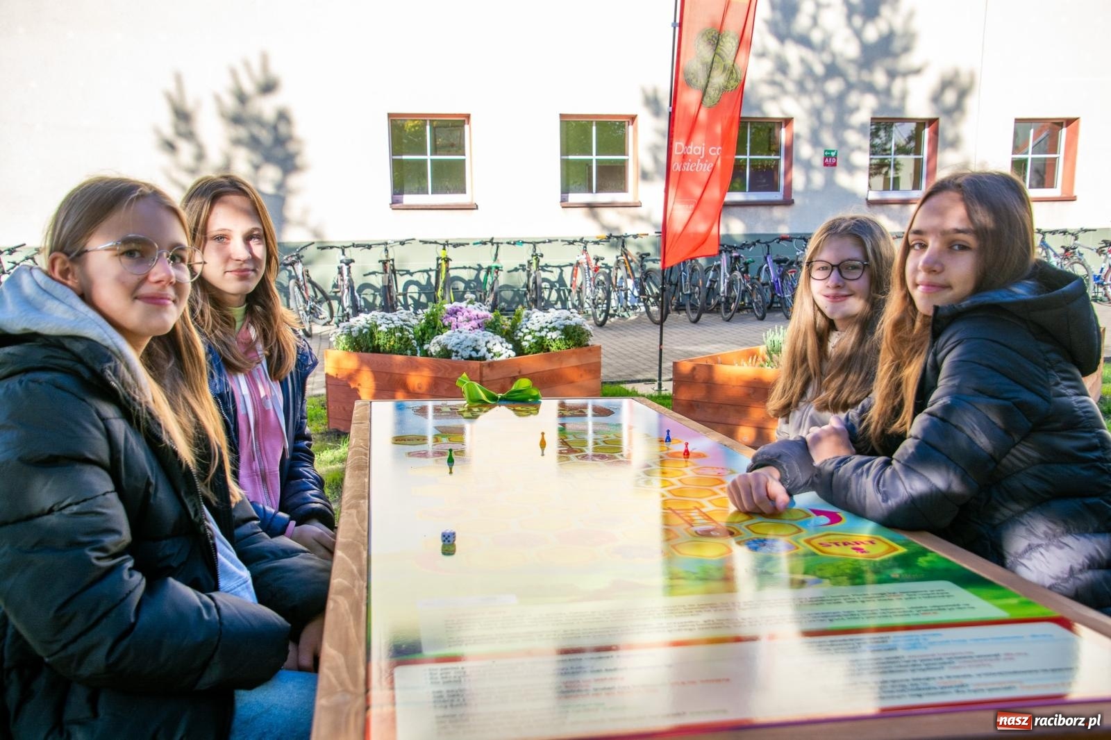 Zdjęcie w galerii na portalu naszraciborz.pl: W Markowicach otwarto ekopracownię pod chmurką [FOTO i WIDEO] wiadomości z regionu