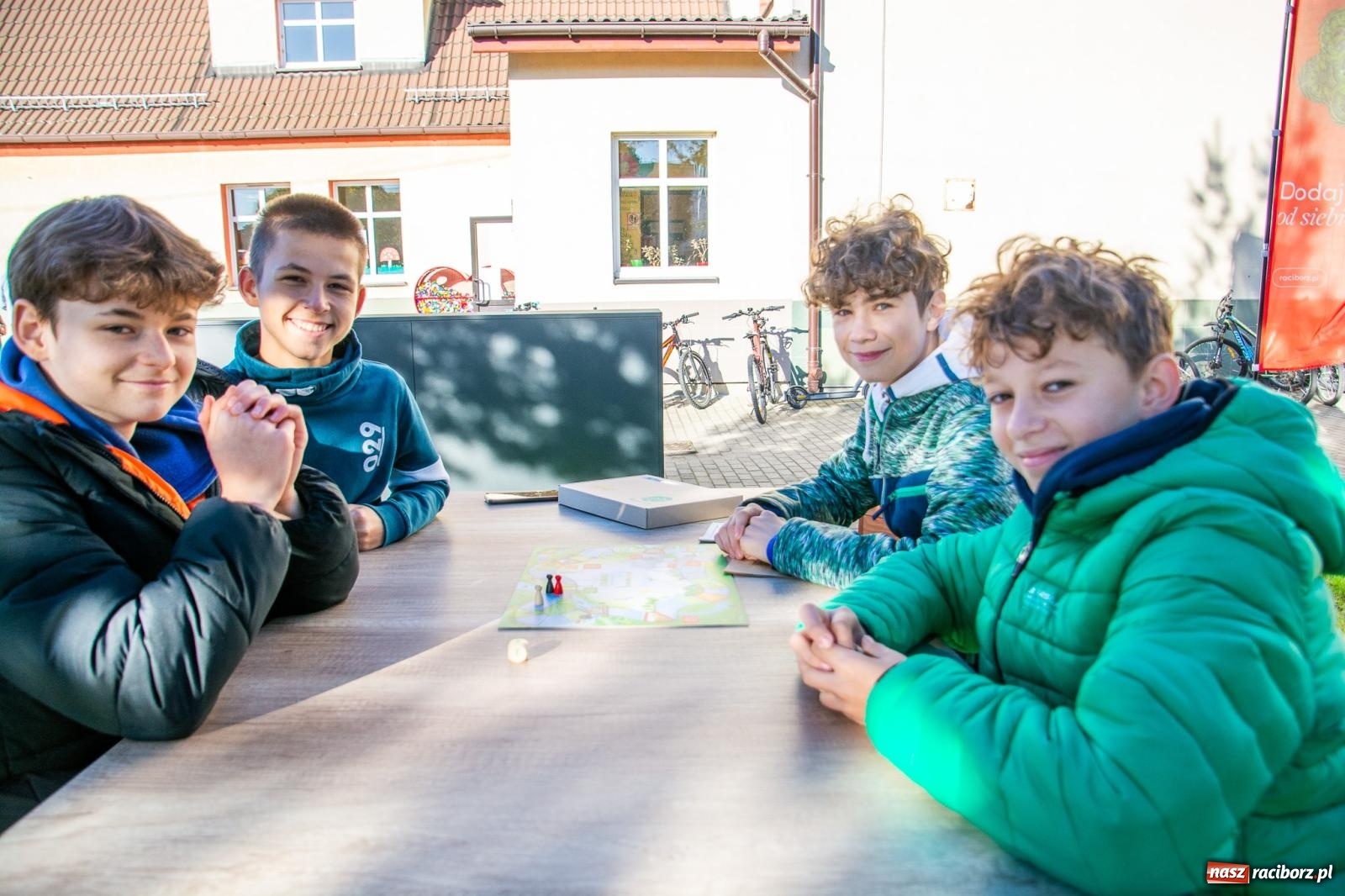 Zdjęcie w galerii na portalu naszraciborz.pl: W Markowicach otwarto ekopracownię pod chmurką [FOTO i WIDEO] wiadomości z regionu