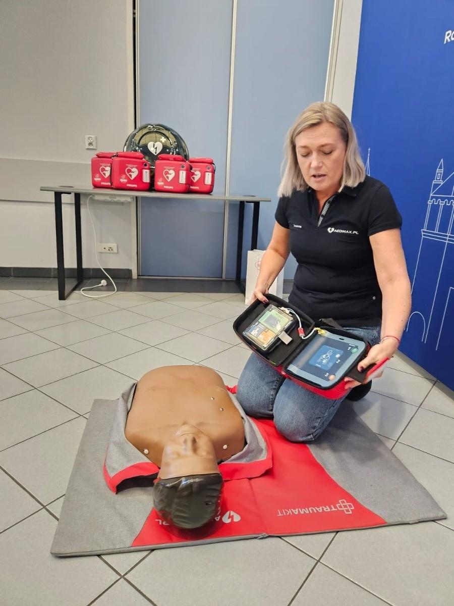 Zdjęcie w galerii na portalu naszraciborz.pl: Henkel przekazał miastu cztery defibrylatory wiadomości z regionu