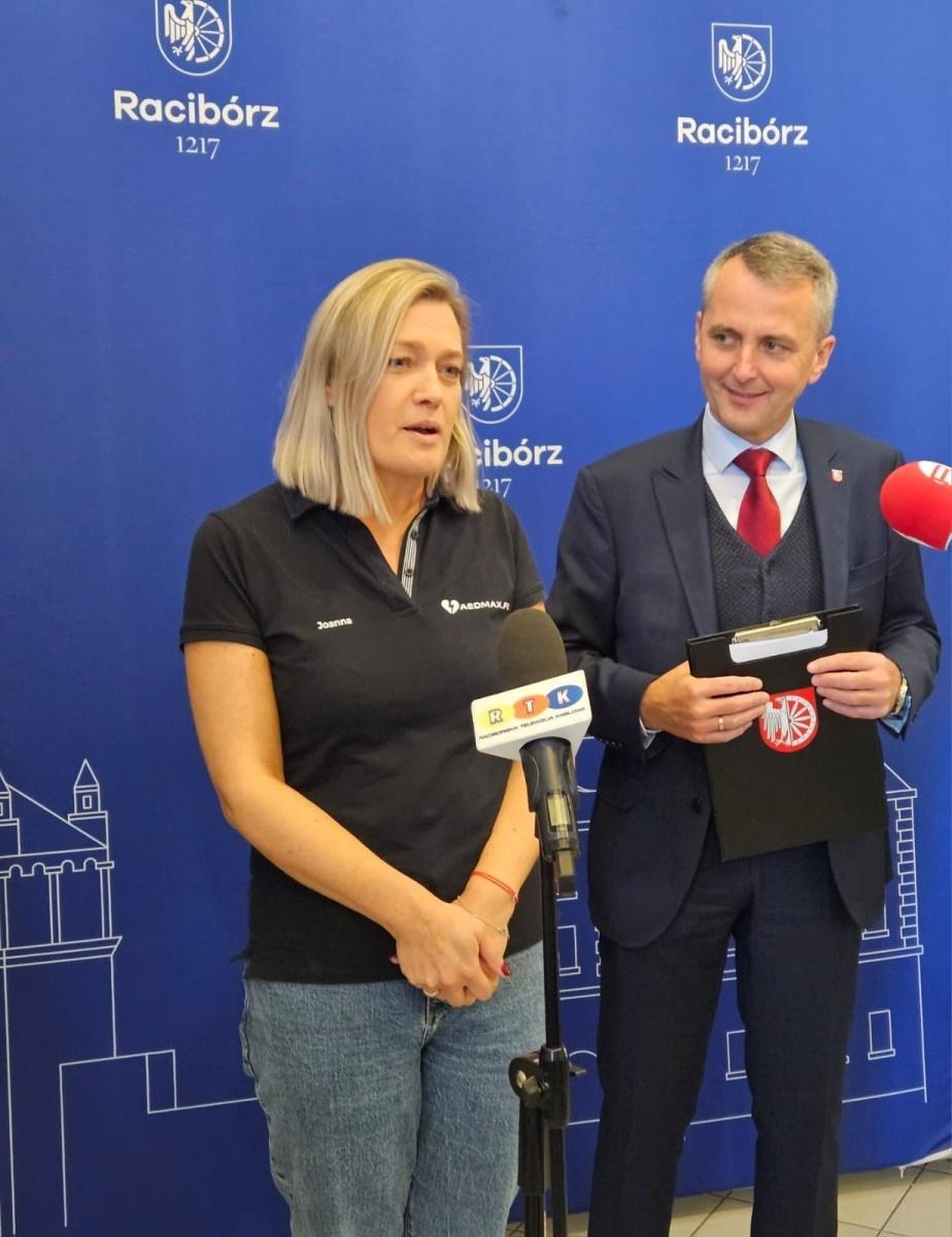 Zdjęcie w galerii na portalu naszraciborz.pl: Henkel przekazał miastu cztery defibrylatory wiadomości z regionu