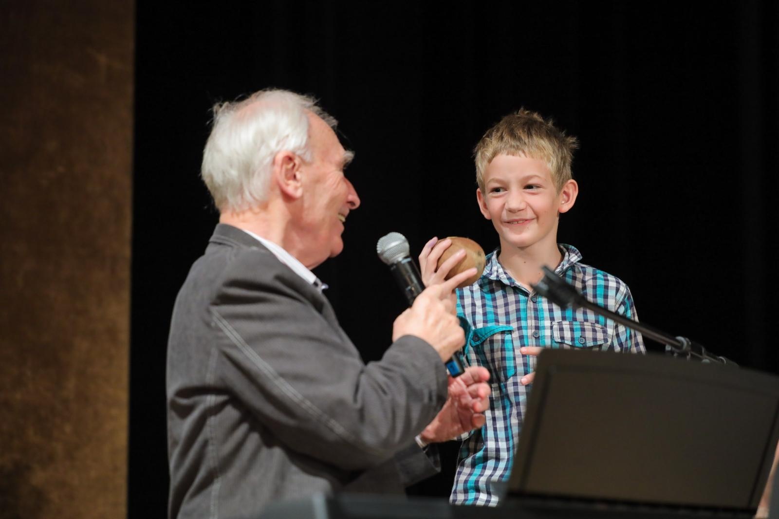 Zdjęcie w galerii na portalu naszraciborz.pl: Nieoczywiste instrumenty perkusyjne bohaterem kolejnych koncertów umuzykalniających wiadomości z regionu