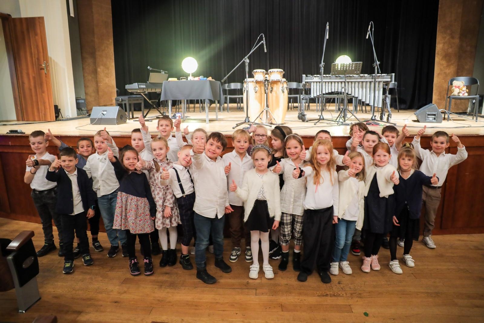 Zdjęcie w galerii na portalu naszraciborz.pl: Nieoczywiste instrumenty perkusyjne bohaterem kolejnych koncertów umuzykalniających wiadomości z regionu