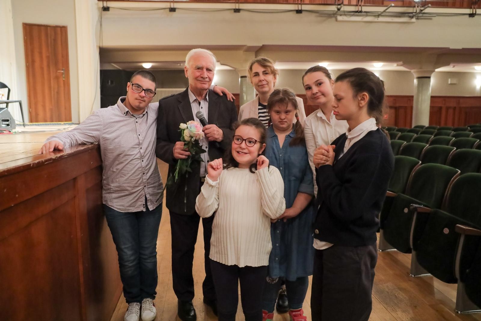 Zdjęcie w galerii na portalu naszraciborz.pl: Nieoczywiste instrumenty perkusyjne bohaterem kolejnych koncertów umuzykalniających wiadomości z regionu