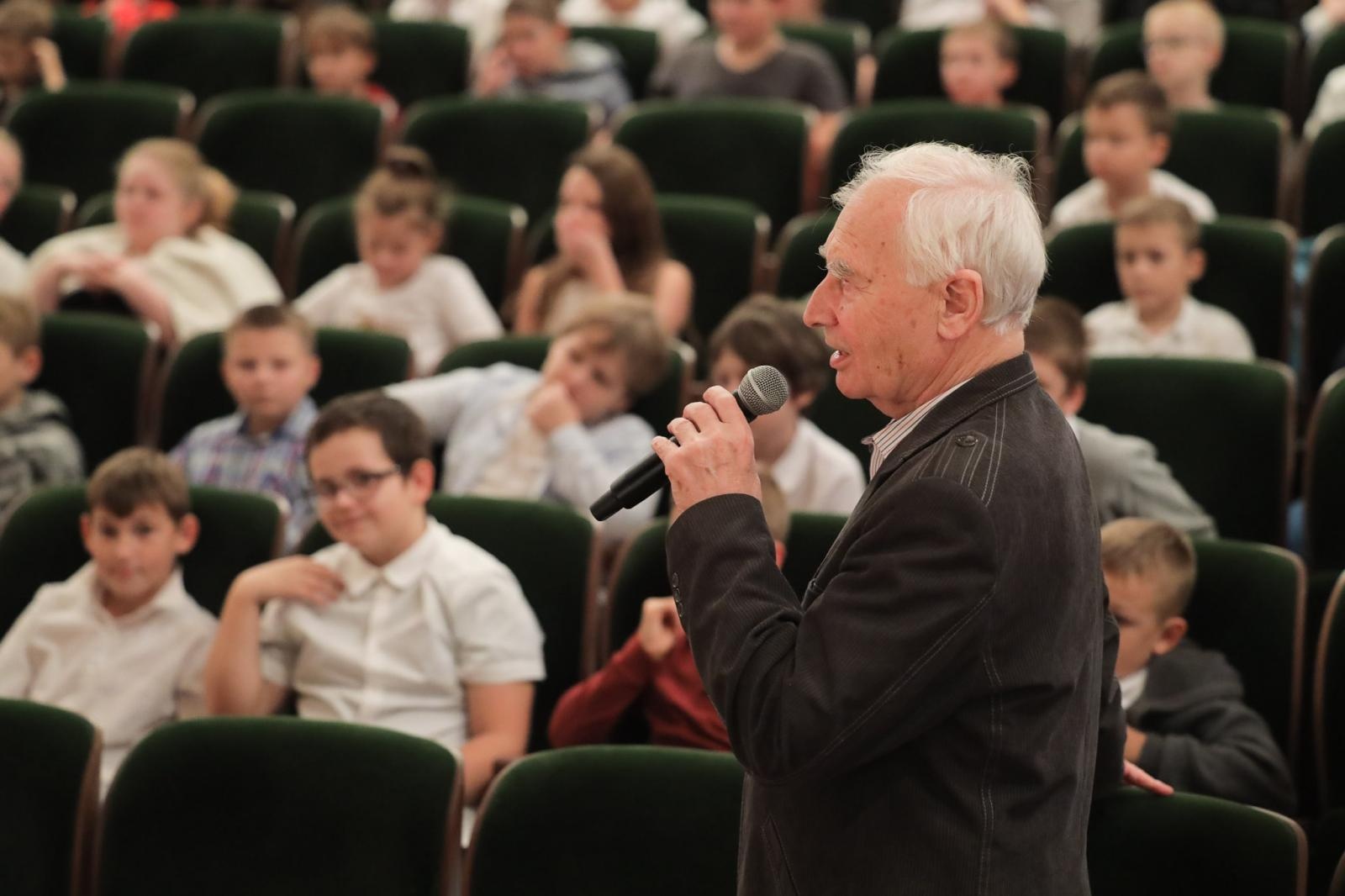 Zdjęcie w galerii na portalu naszraciborz.pl: Nieoczywiste instrumenty perkusyjne bohaterem kolejnych koncertów umuzykalniających wiadomości z regionu