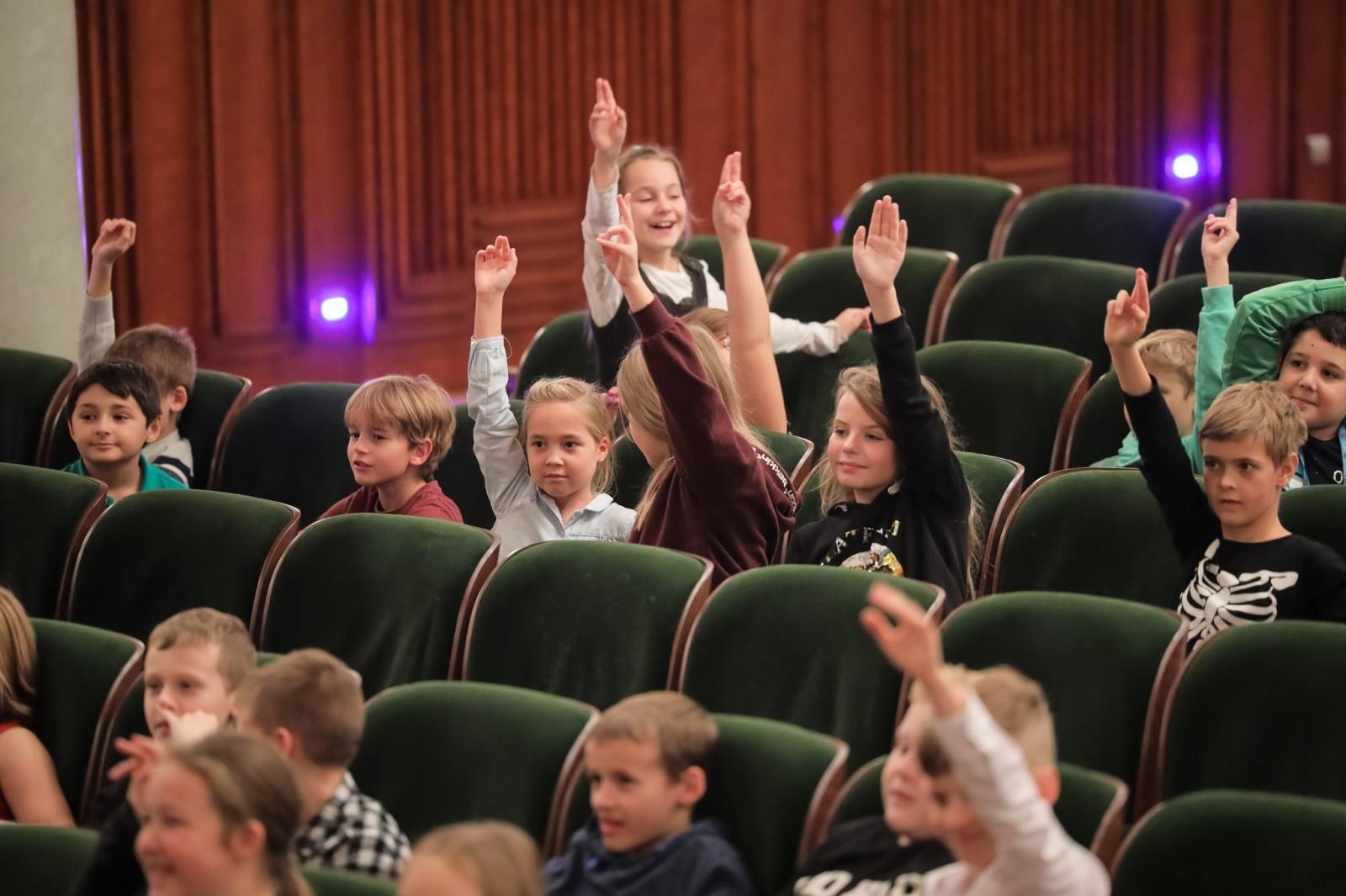Zdjęcie w galerii na portalu naszraciborz.pl: Nieoczywiste instrumenty perkusyjne bohaterem kolejnych koncertów umuzykalniających wiadomości z regionu