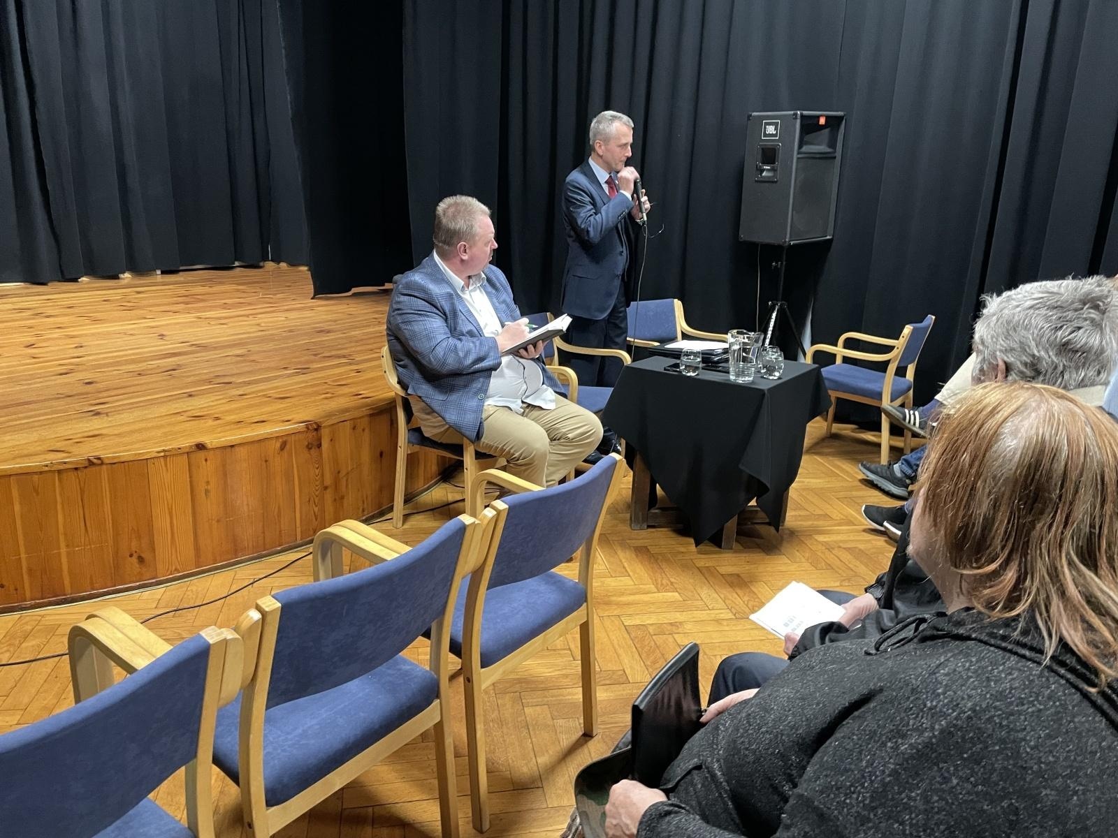 Zdjęcie w galerii na portalu naszraciborz.pl: Władze miasta spotkały się z mieszkańcami Starej Wsi wiadomości z regionu