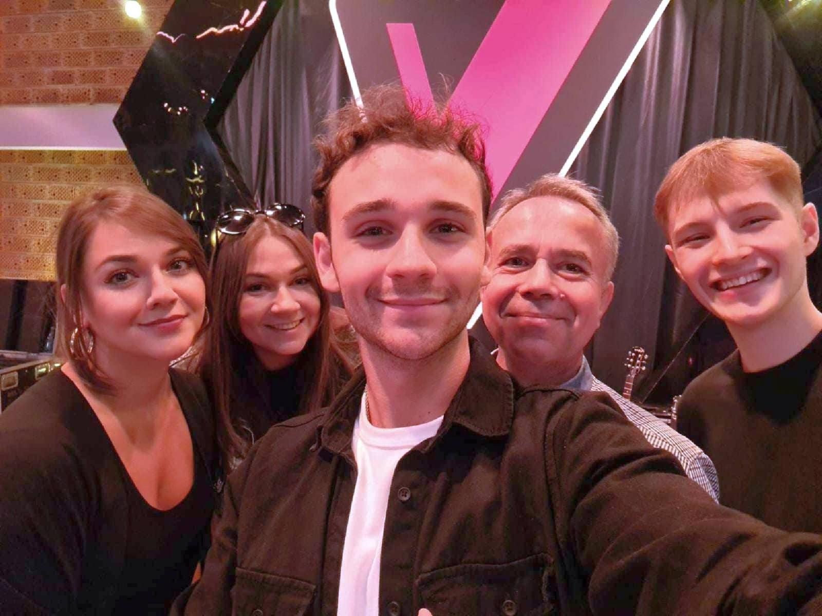 Zdjęcie w galerii na portalu naszraciborz.pl: Janek Górka z Raciborza podbija serca jurorów The Voice of Poland! Wsparcie mieszkańców potrzebne w etapie live wiadomości z regionu