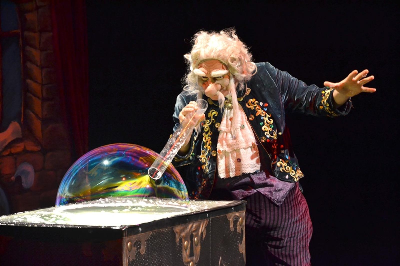 Zdjęcie w galerii na portalu naszraciborz.pl: Teatr baniek mydlanych zawita do Raciborza wiadomości z regionu