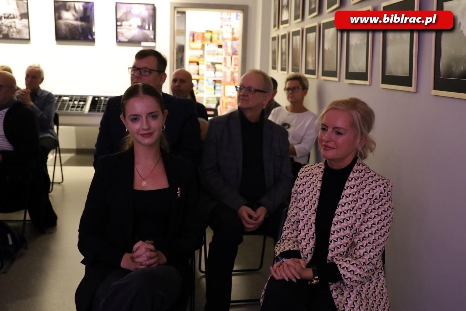 Zdjęcie w galerii na portalu naszraciborz.pl: Ogólnopolski konkurs literacki Racibórz prozą zaczarowany rozstrzygnięty! wiadomości z regionu