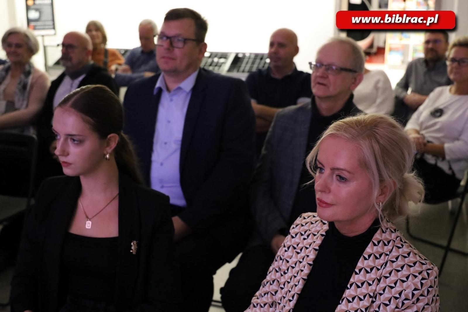 Zdjęcie w galerii na portalu naszraciborz.pl: Ogólnopolski konkurs literacki Racibórz prozą zaczarowany rozstrzygnięty! wiadomości z regionu