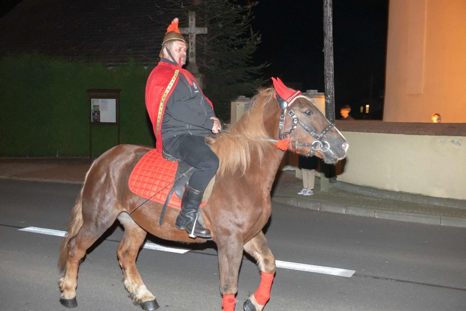 Zdjęcie w galerii na portalu naszraciborz.pl: Święty Marcin i pyszne rogale w Krzyżanowicach wiadomości z regionu