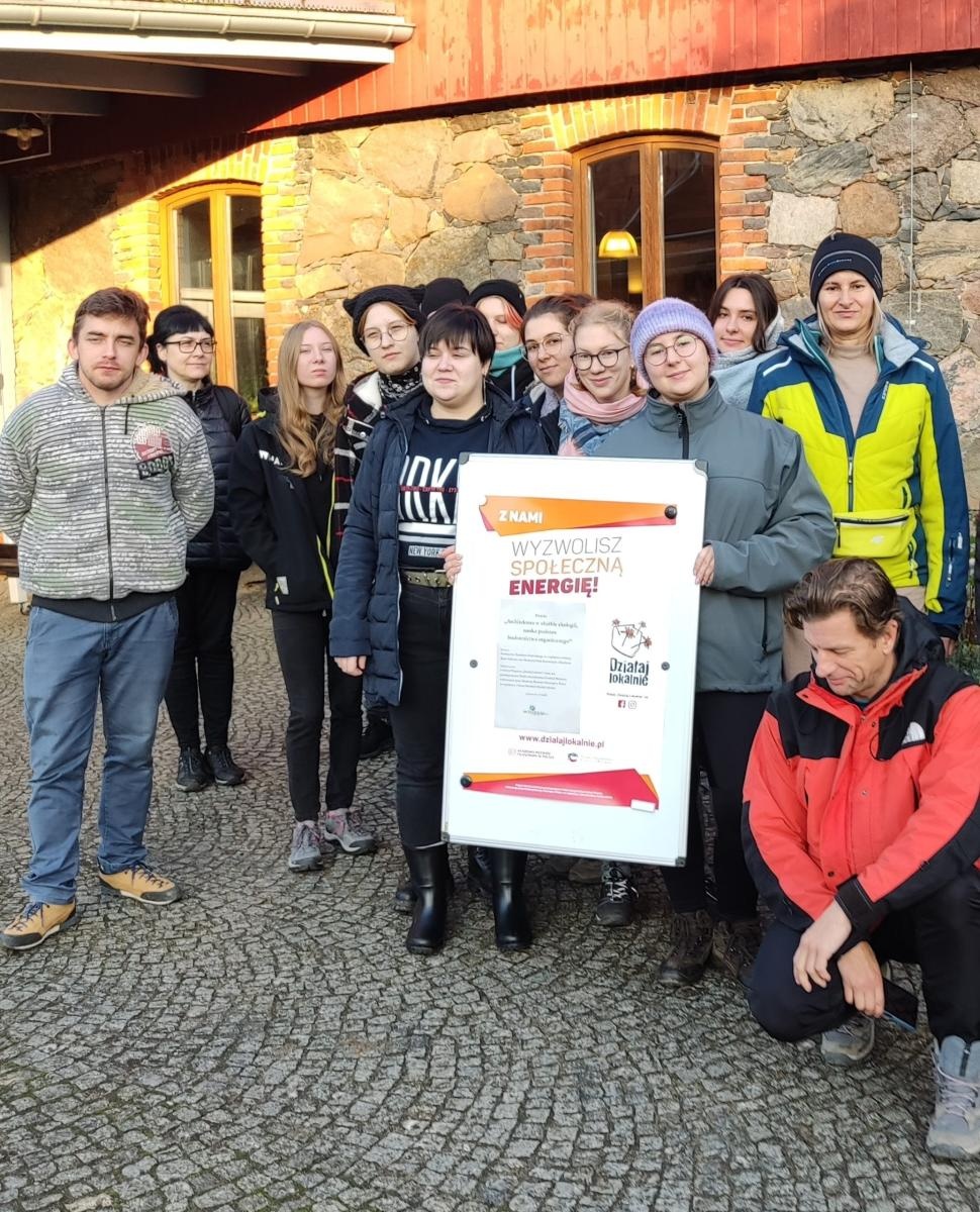 Zdjęcie w galerii na portalu naszraciborz.pl: Architektura w służbie ekologii - nauka podstaw budownictwa organicznego wiadomości z regionu