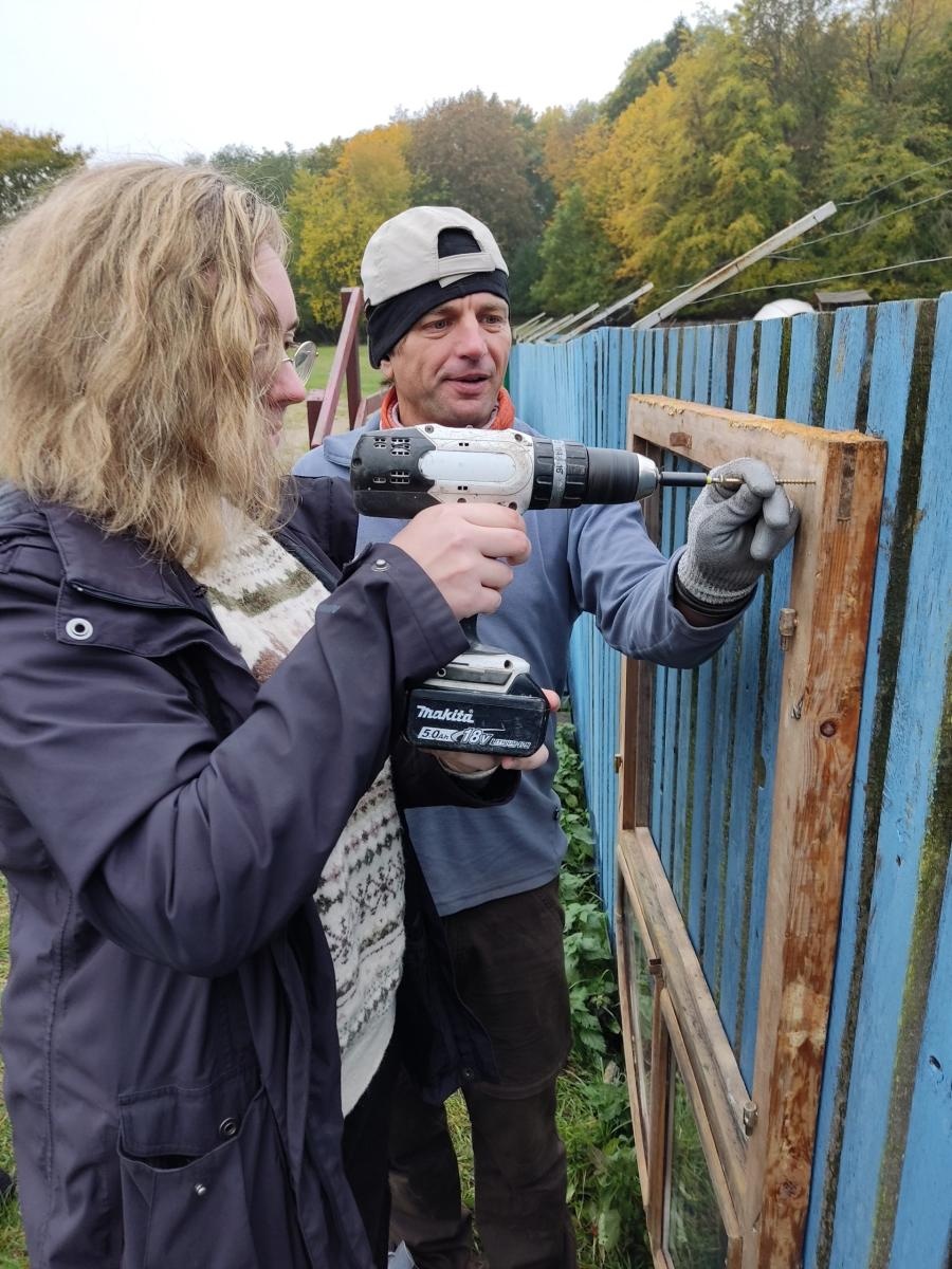 Zdjęcie w galerii na portalu naszraciborz.pl: Architektura w służbie ekologii - nauka podstaw budownictwa organicznego wiadomości z regionu