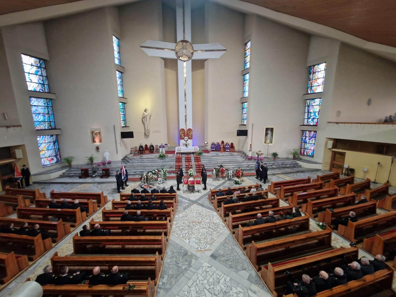 Zdjęcie w galerii na portalu naszraciborz.pl: W Wodzisławiu Śląskim pożegnano komendanta raciborskich strażaków wiadomości z regionu