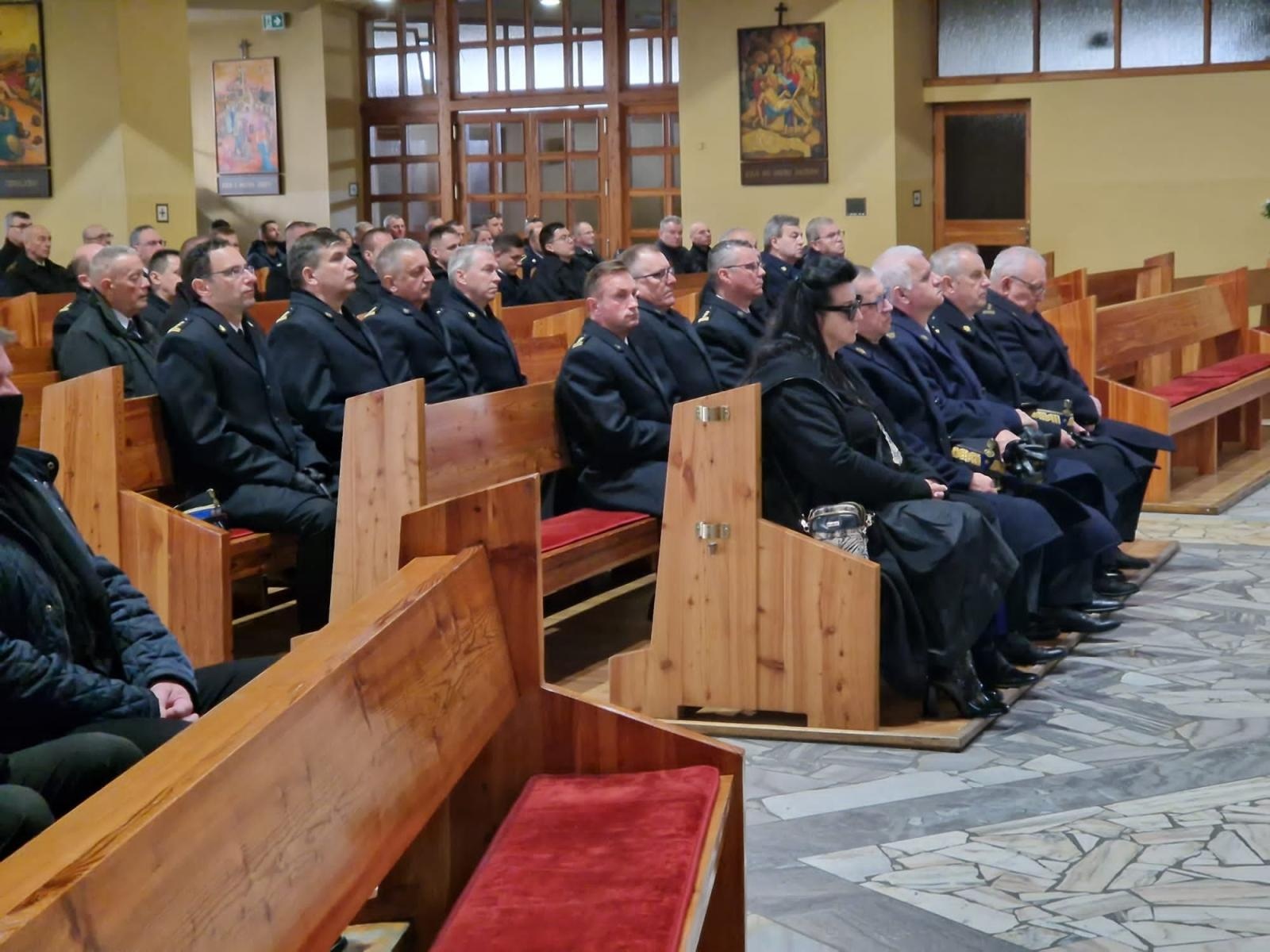 Zdjęcie w galerii na portalu naszraciborz.pl: W Wodzisławiu Śląskim pożegnano komendanta raciborskich strażaków wiadomości z regionu