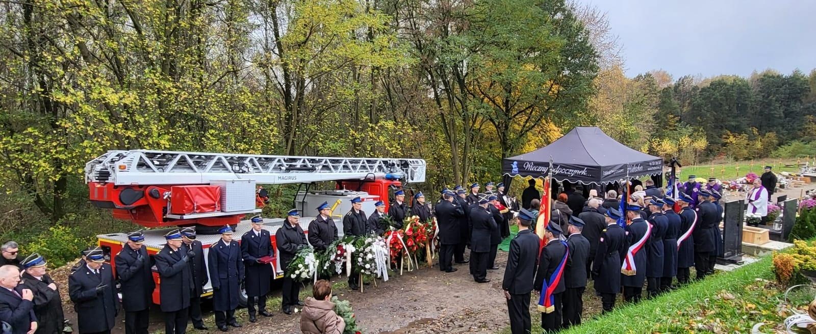 Zdjęcie w galerii na portalu naszraciborz.pl: W Wodzisławiu Śląskim pożegnano komendanta raciborskich strażaków wiadomości z regionu