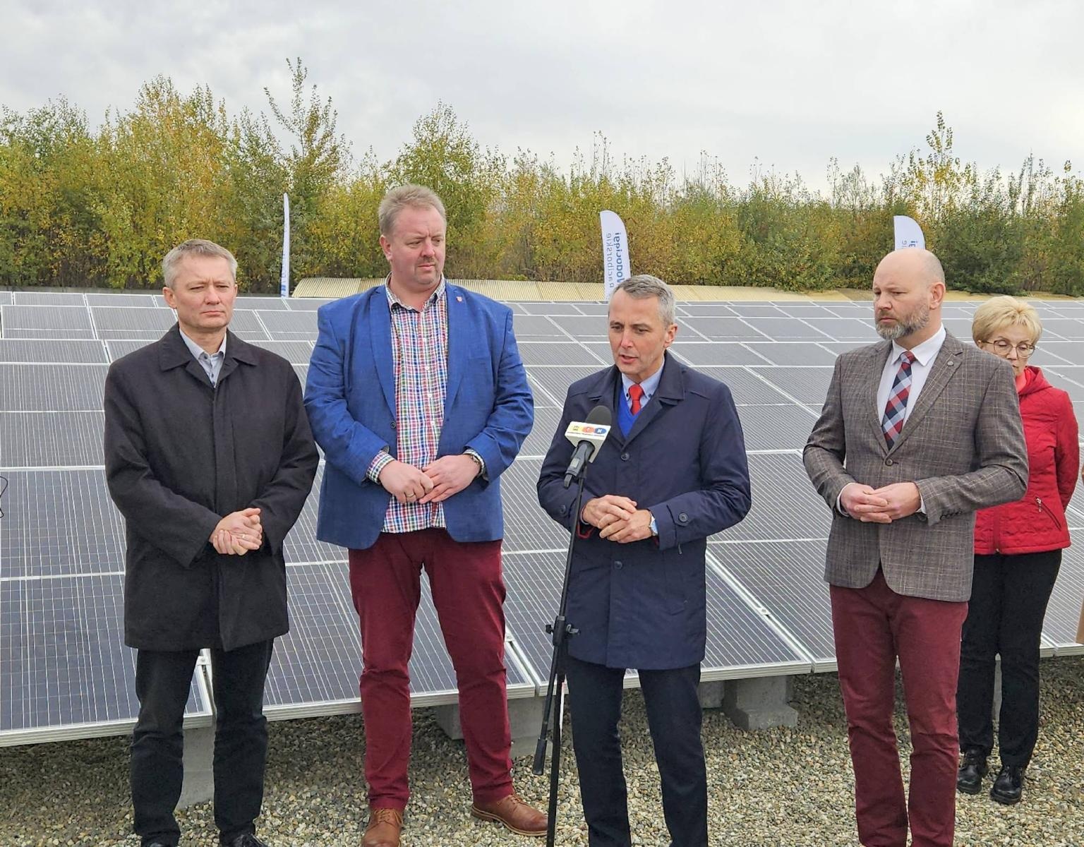 Zdjęcie w galerii na portalu naszraciborz.pl: Wodociągi Raciborskie uruchomiły kolejną farmę fotowoltaiczną wiadomości z regionu