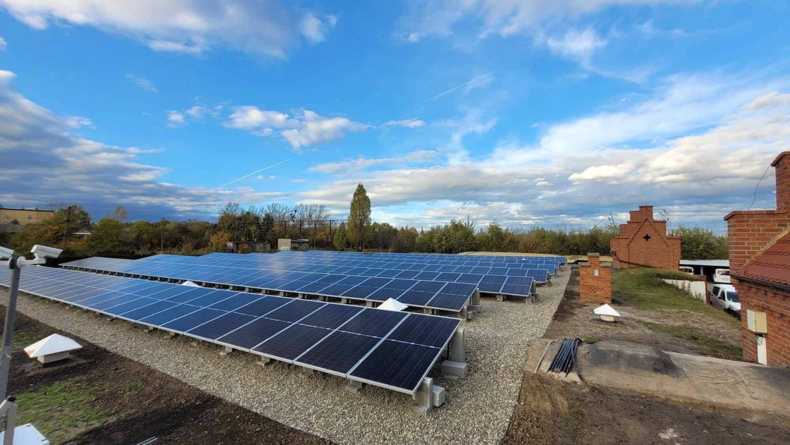Zdjęcie w galerii na portalu naszraciborz.pl: Wodociągi Raciborskie uruchomiły kolejną farmę fotowoltaiczną wiadomości z regionu